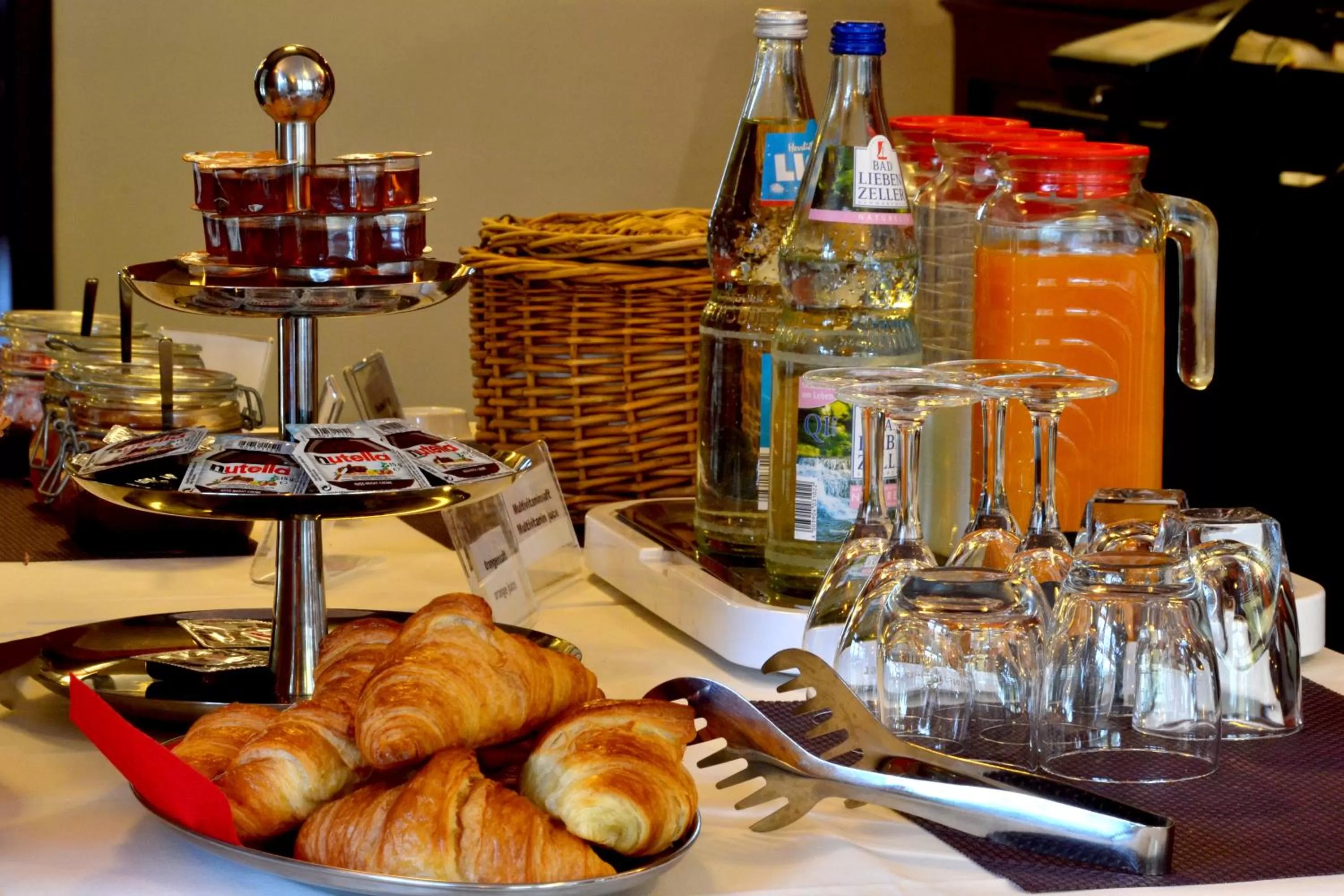 Food and drinks in Hotel Athos