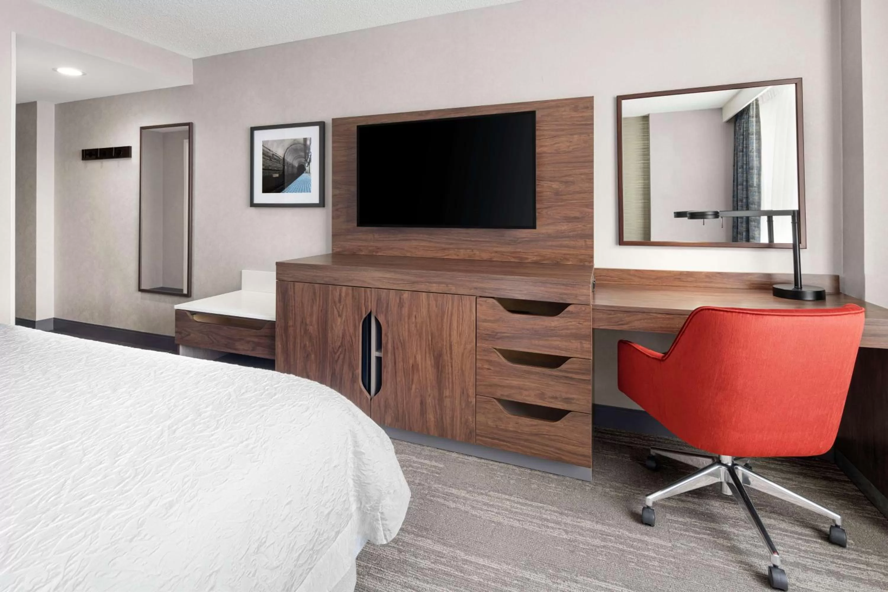 Bedroom, Bed in Hampton Inn & Suites Chicago-Downtown