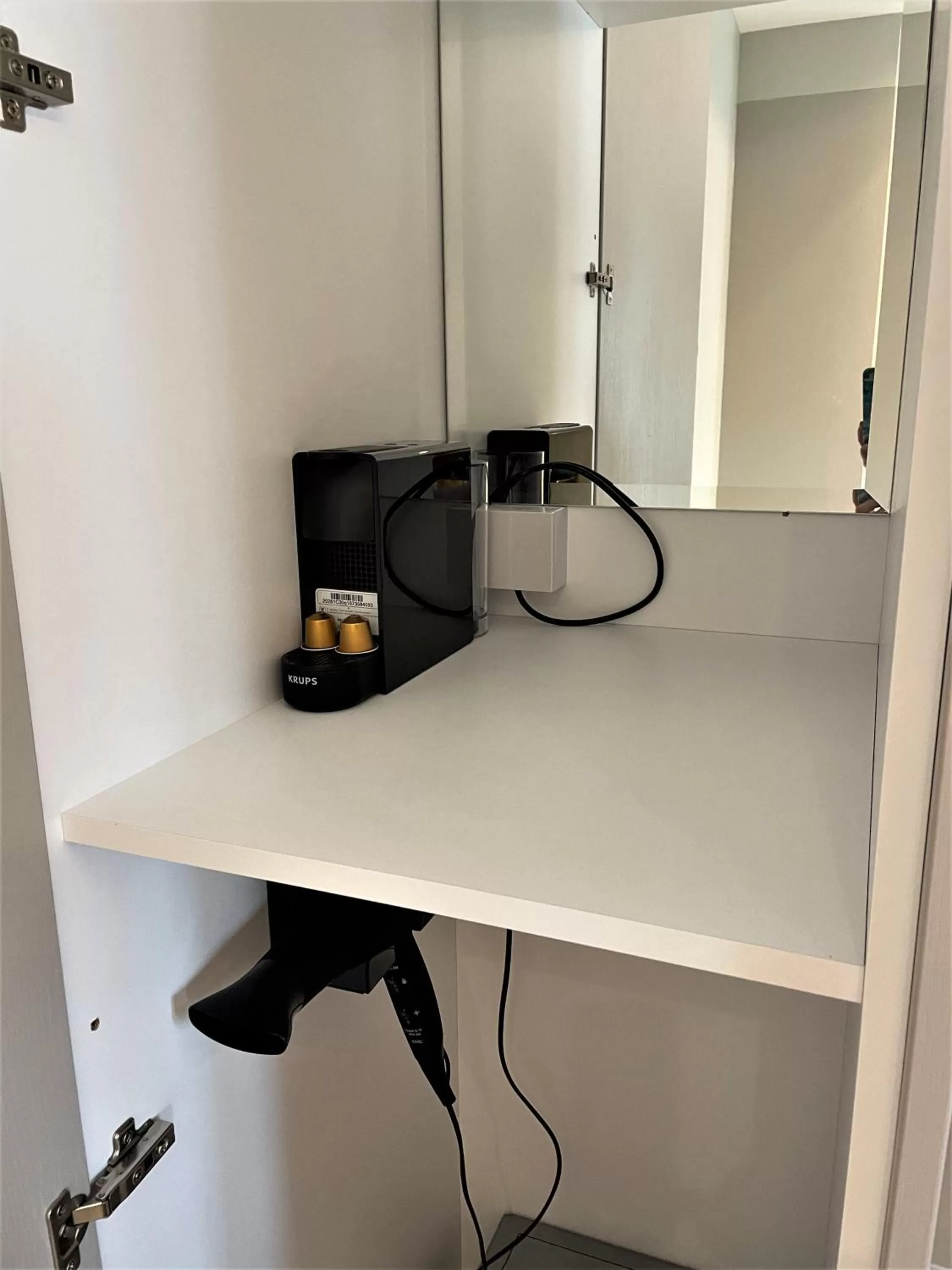 Coffee/tea facilities in 198 Studios