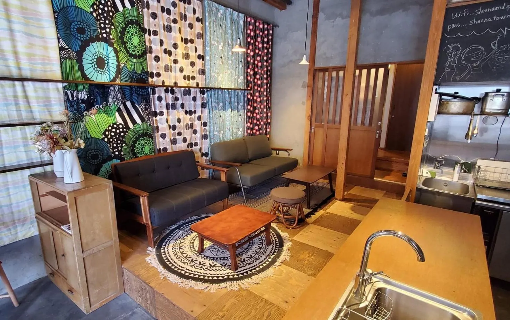 Lobby or reception in Sheena To Ippei