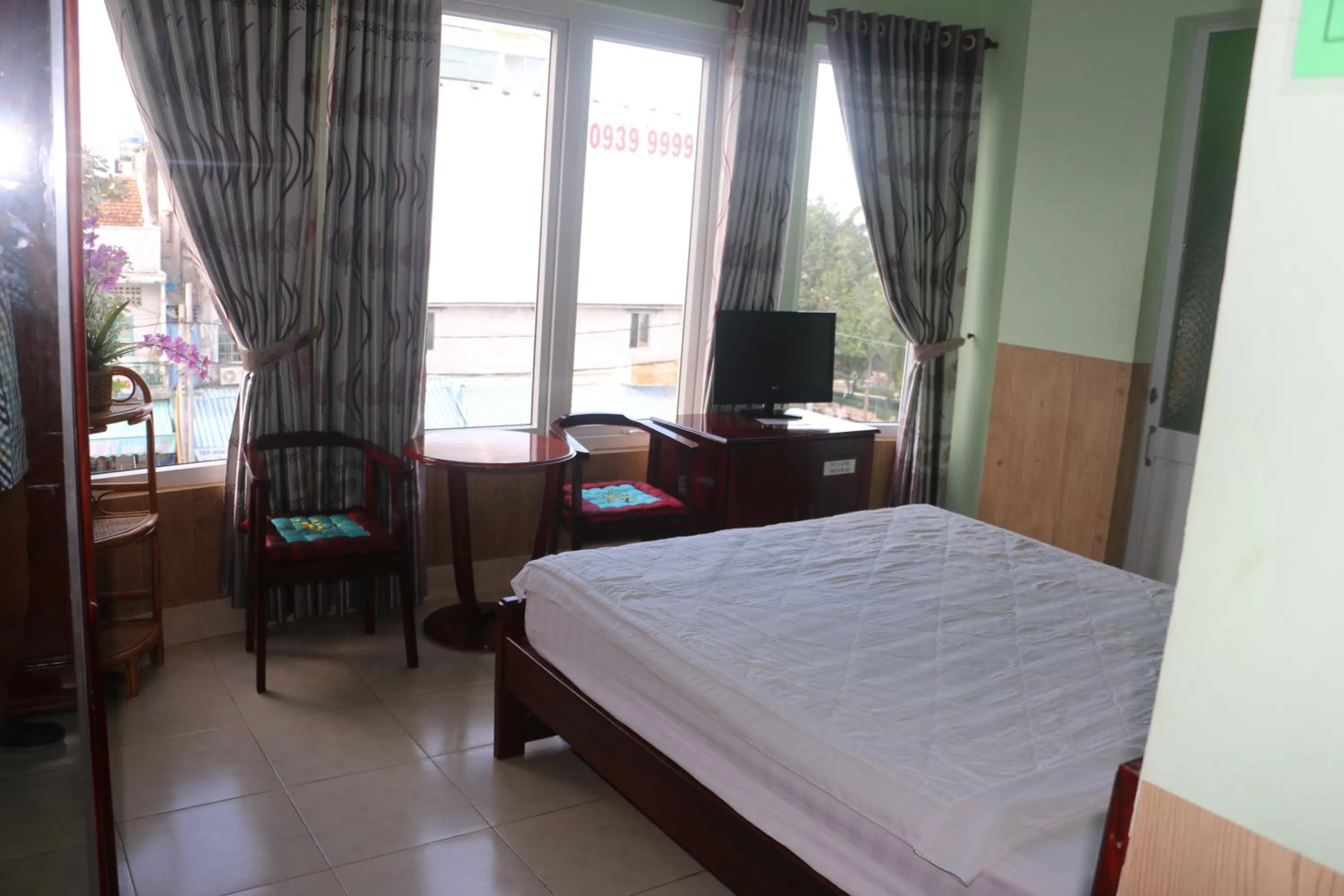 Photo of the whole room, Bed in Kim Long Hotel