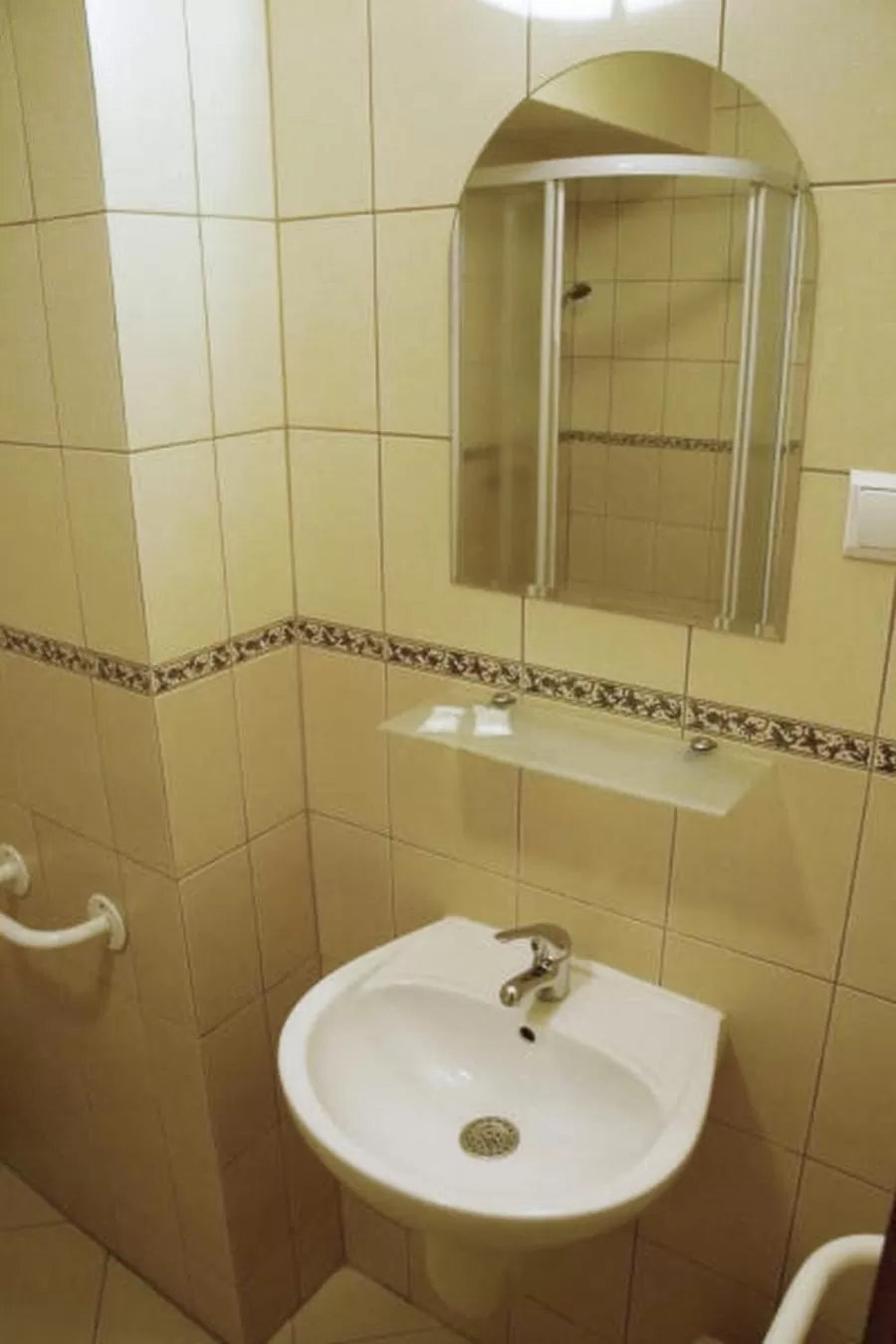 Shower, Bathroom in Hotel Iskra