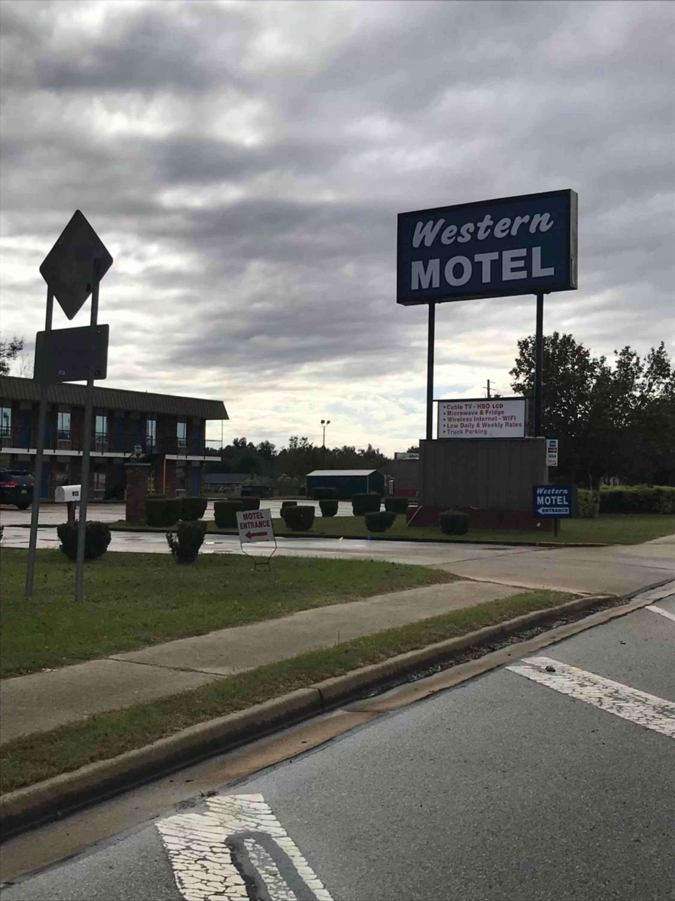 Property building in WESTERN MOTEL