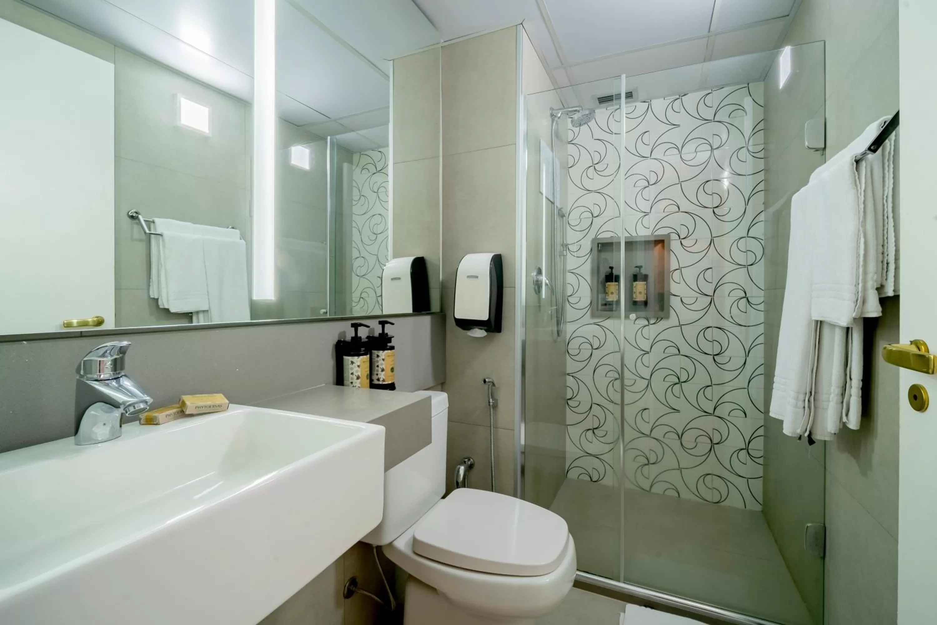 Shower in Mercure Sao Paulo Pinheiros