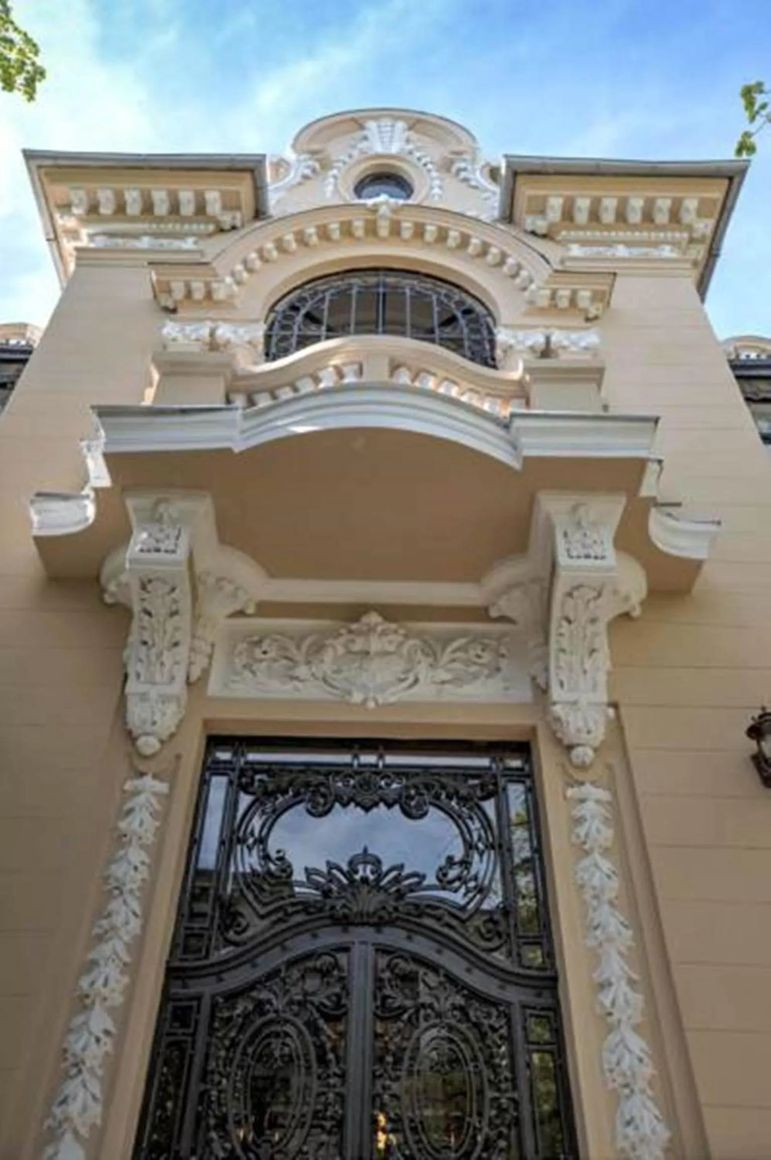 Facade/entrance in Grand Boutique Hotel