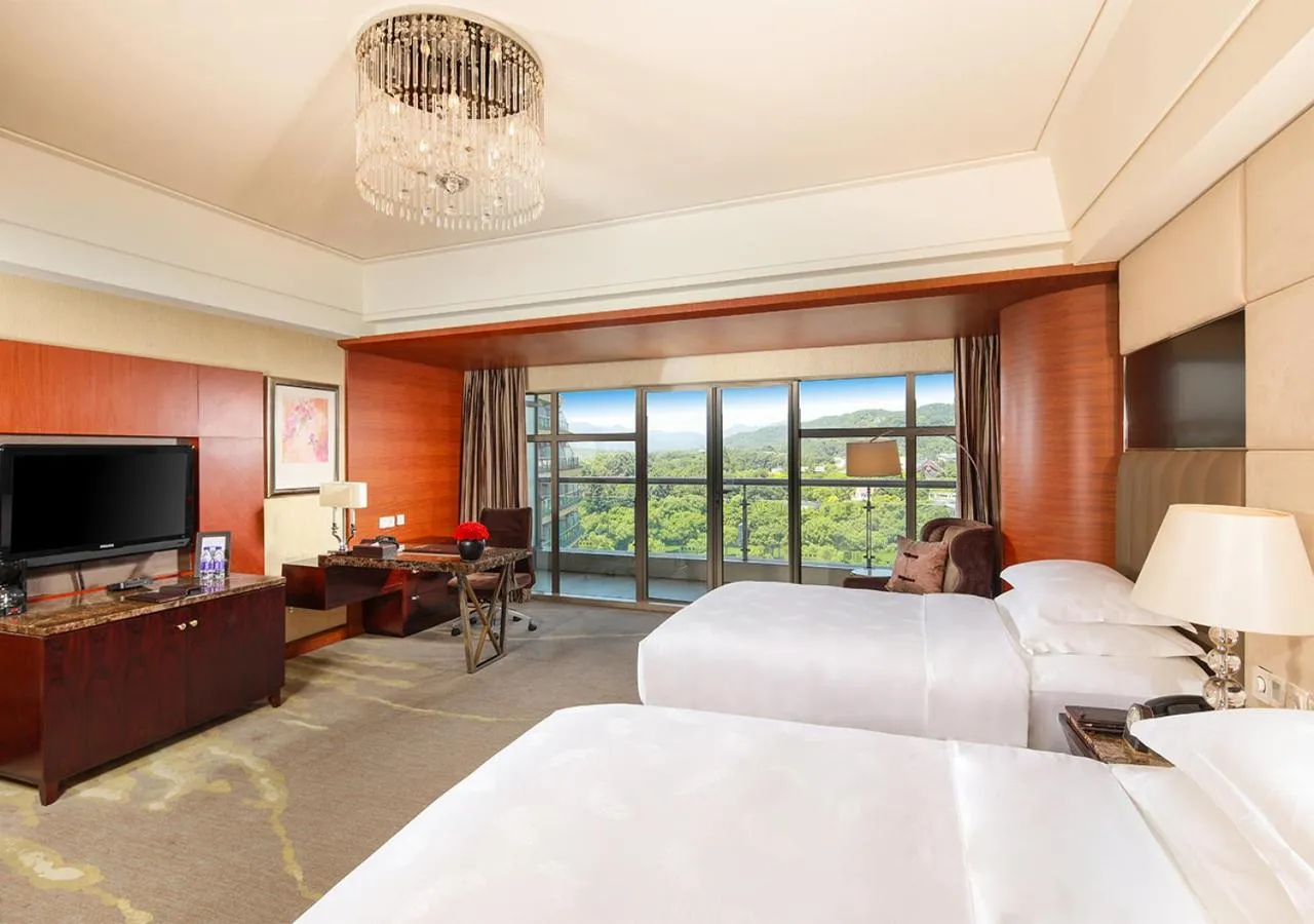 Bed in Wyndham Grand Plaza Royale Hangzhou