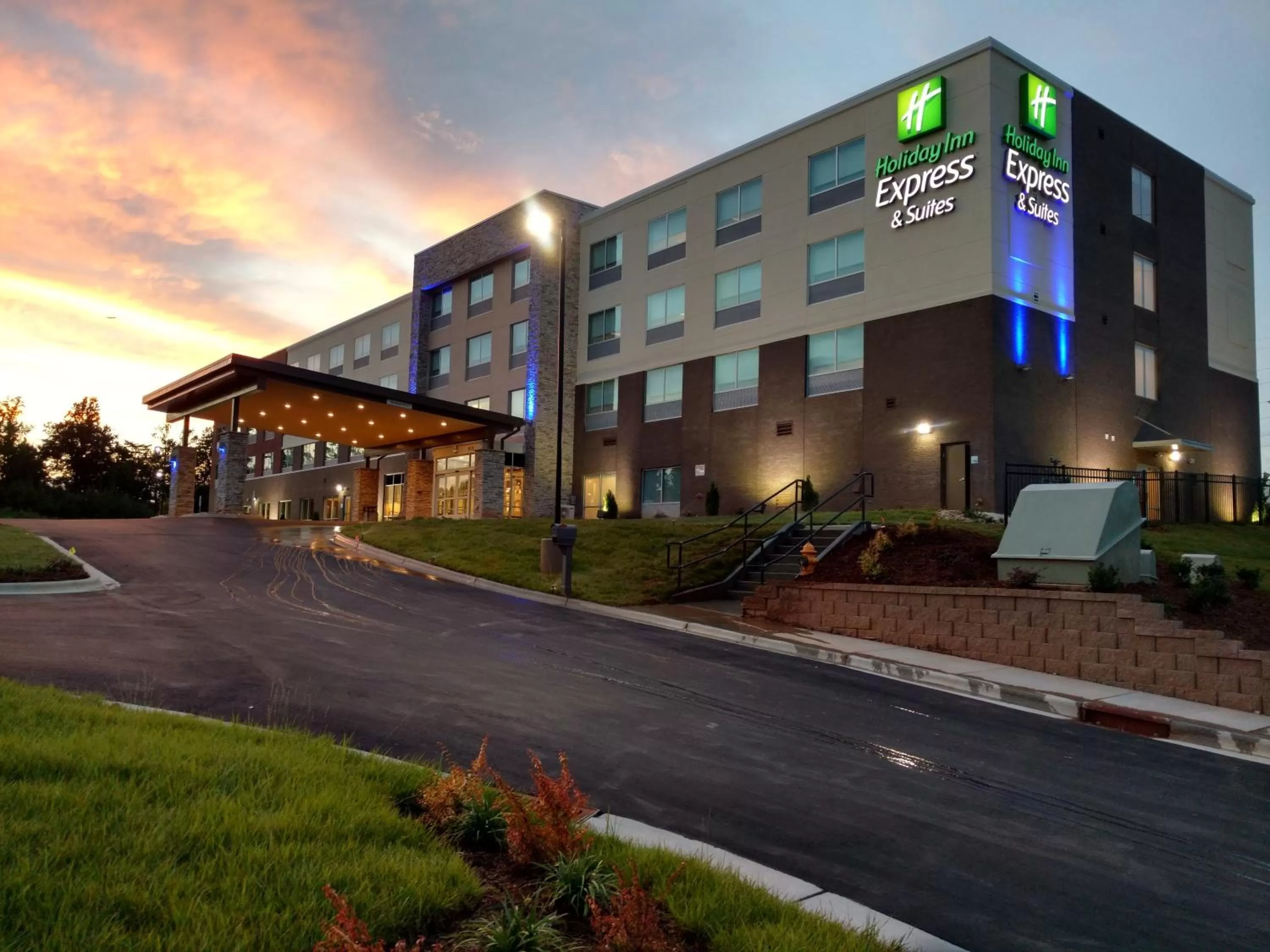 Property building in Holiday Inn Express & Suites - Charlotte NE - University Area by IHG