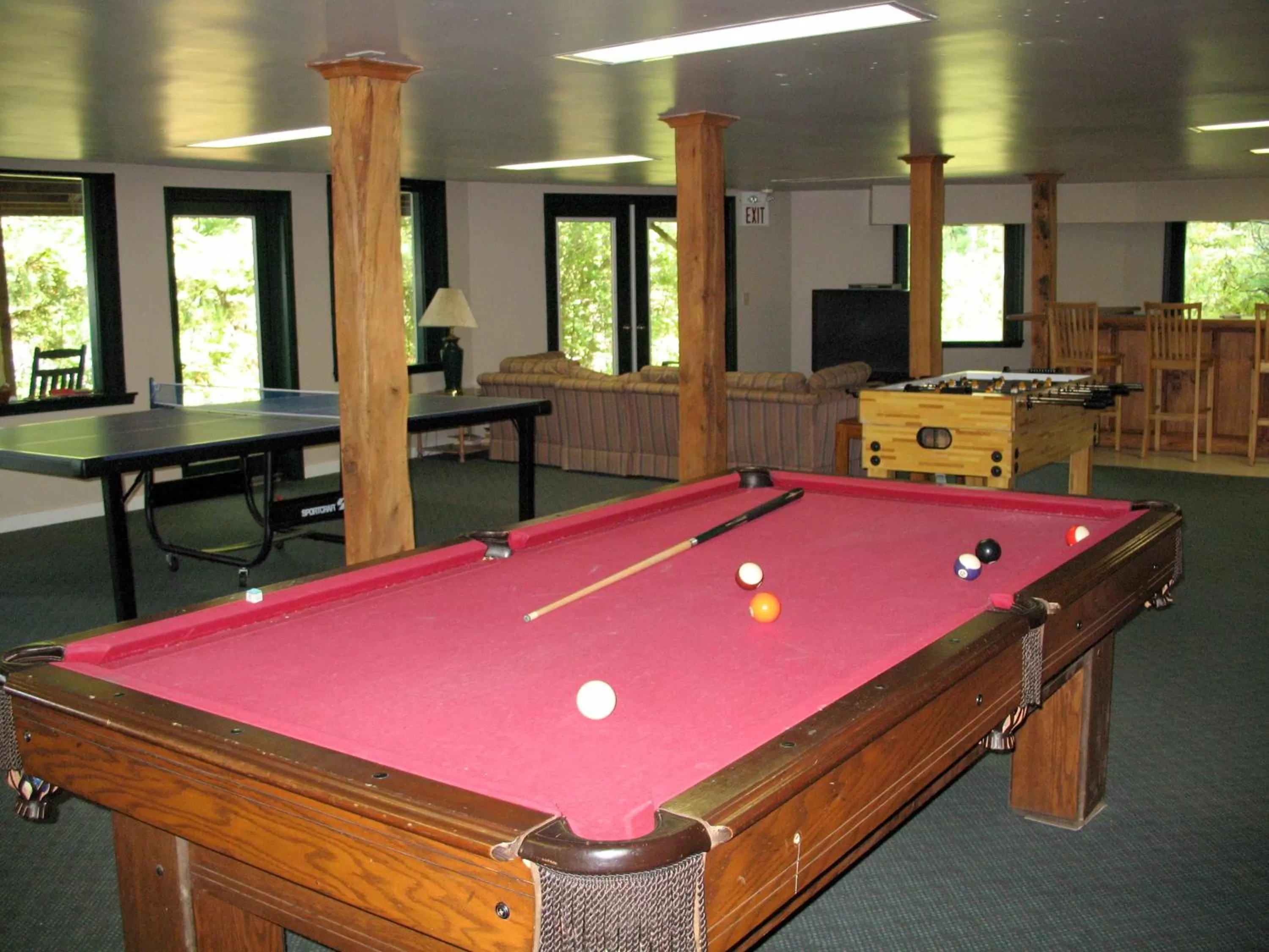 Billiard in Highland Lake Inn & Resort - Flat Rock