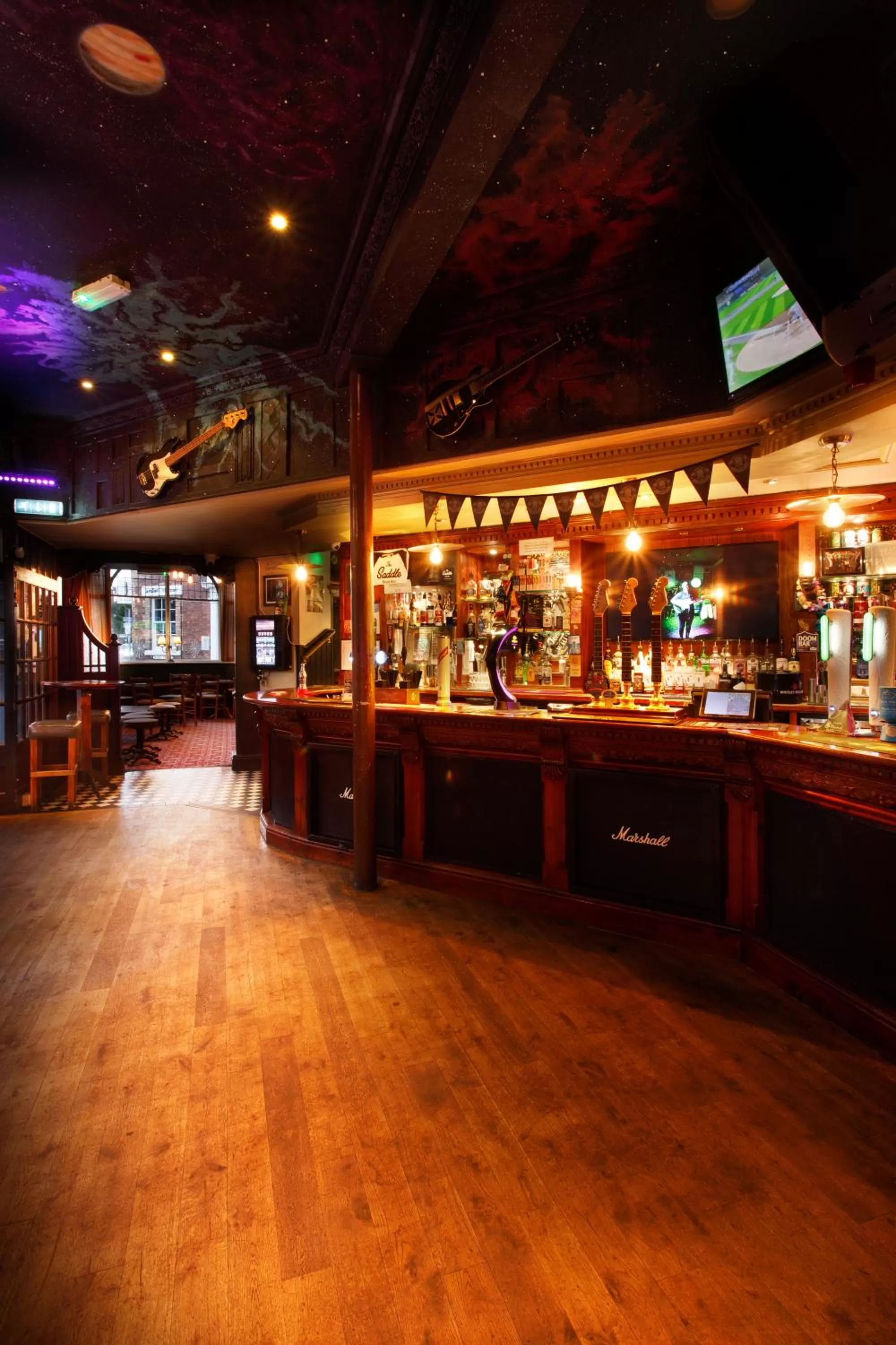 oven in The Saddle Inn