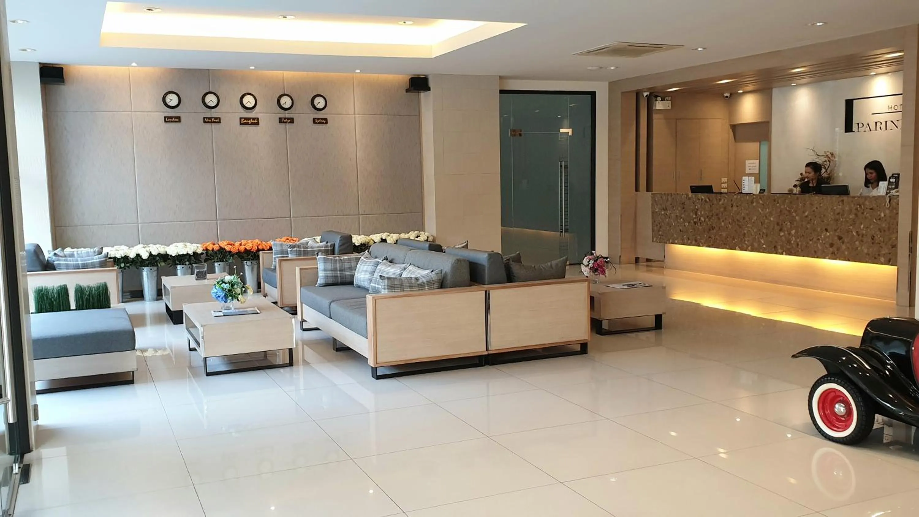 Lobby or reception in Parinda Hotel