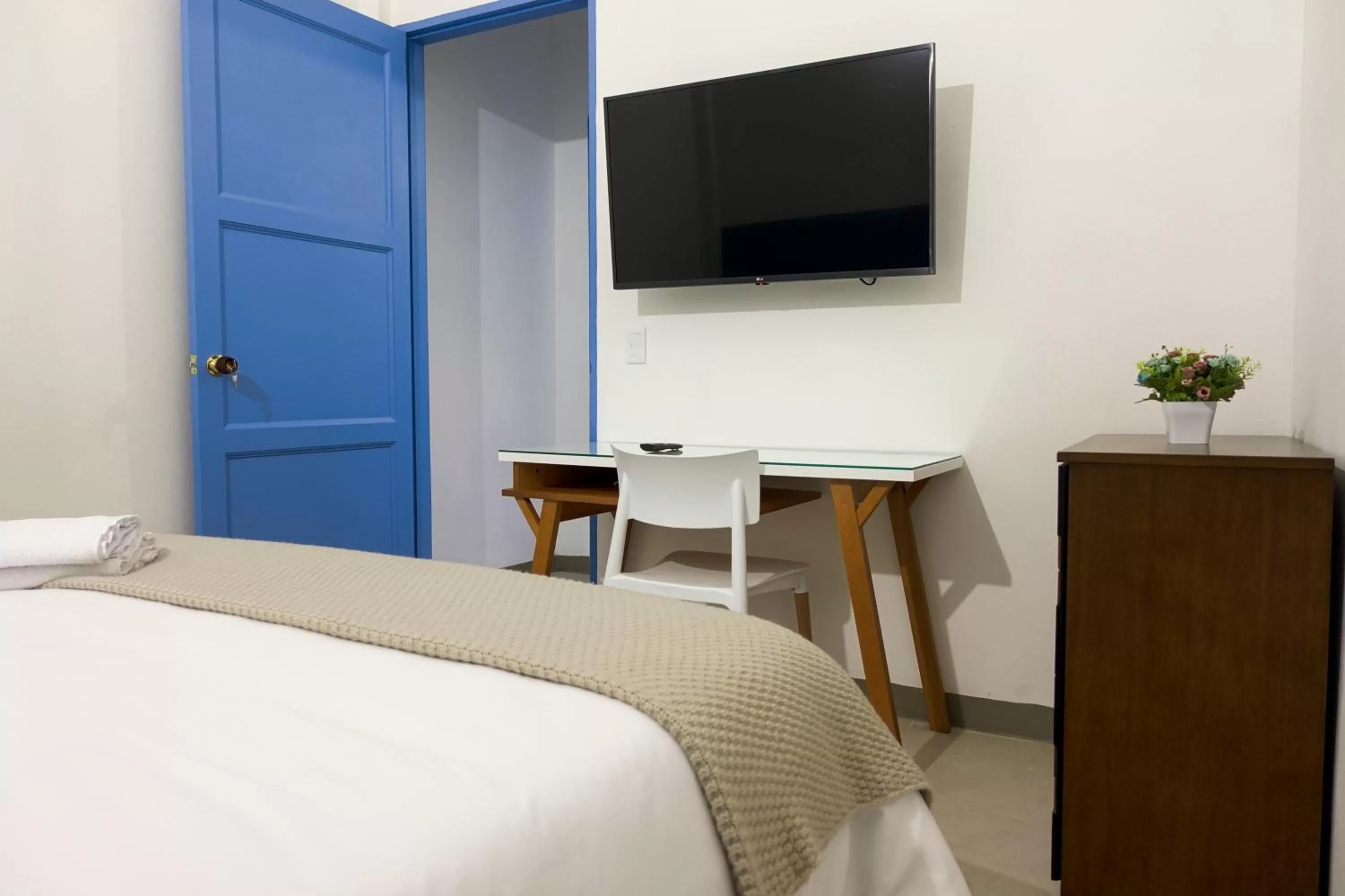 Bedroom, TV/Entertainment Center in Azulado Jericó