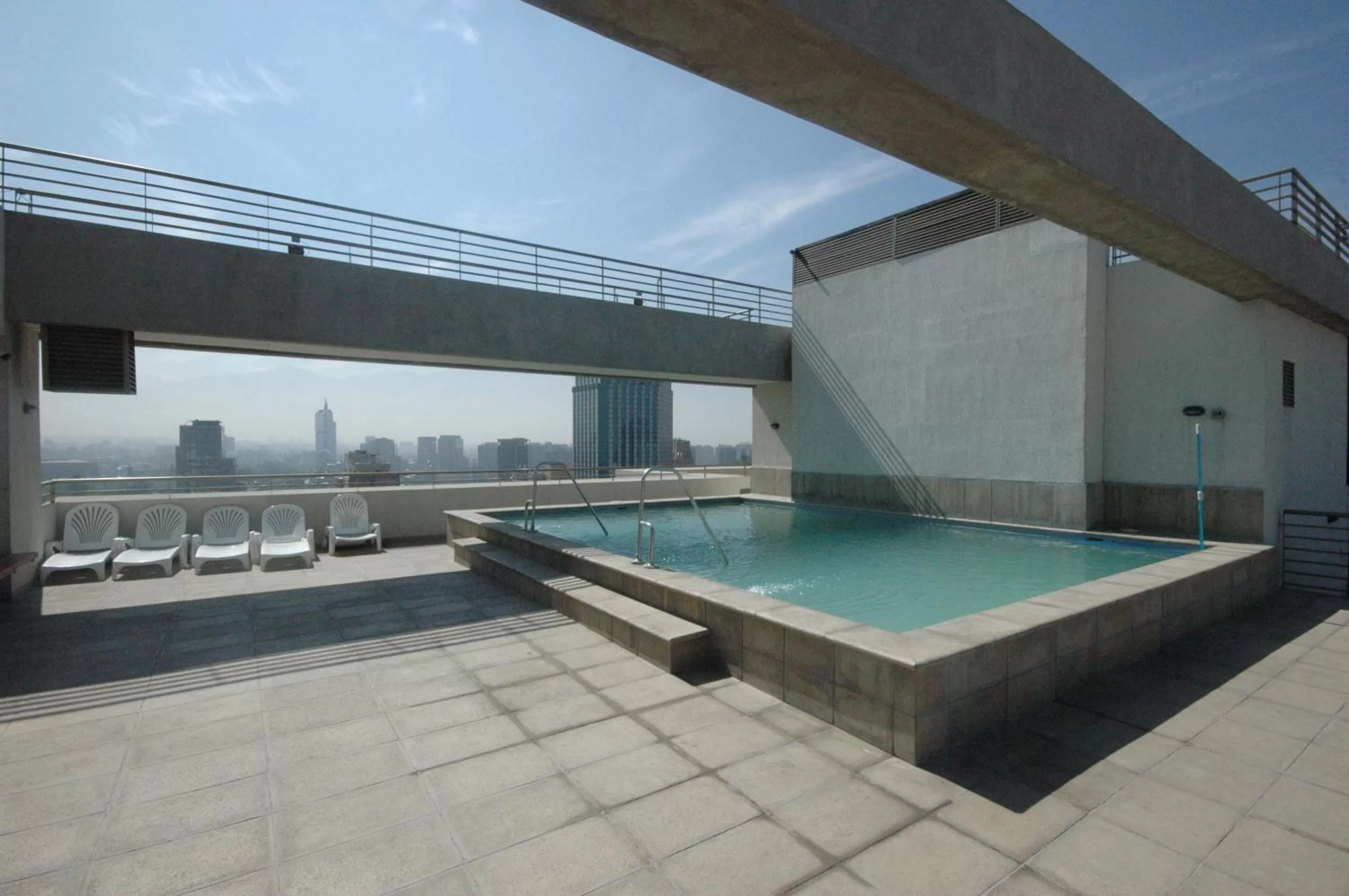 Swimming pool in Personal Aparts Bellas Artes