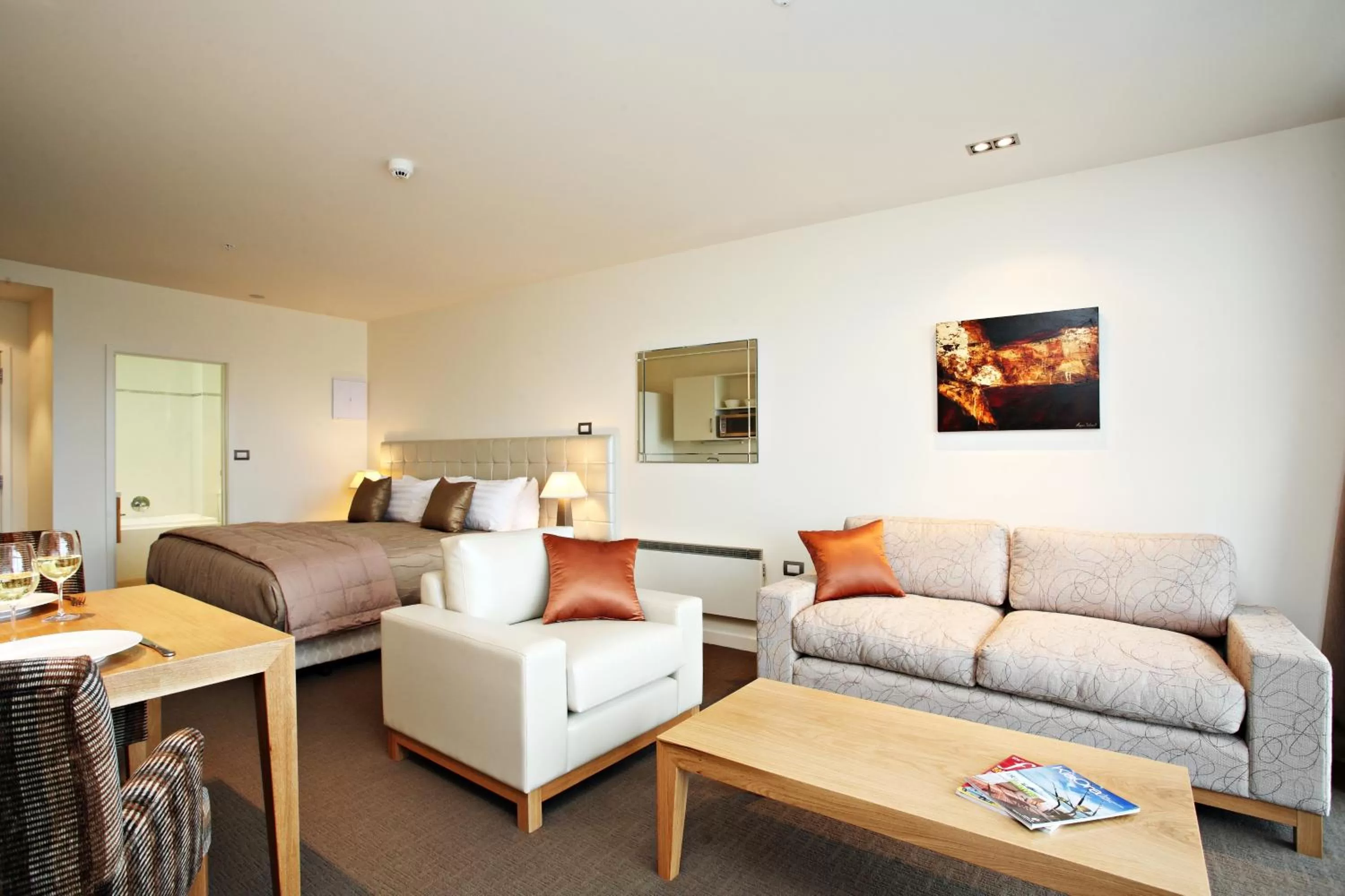 Photo of the whole room in Hotel St Clair