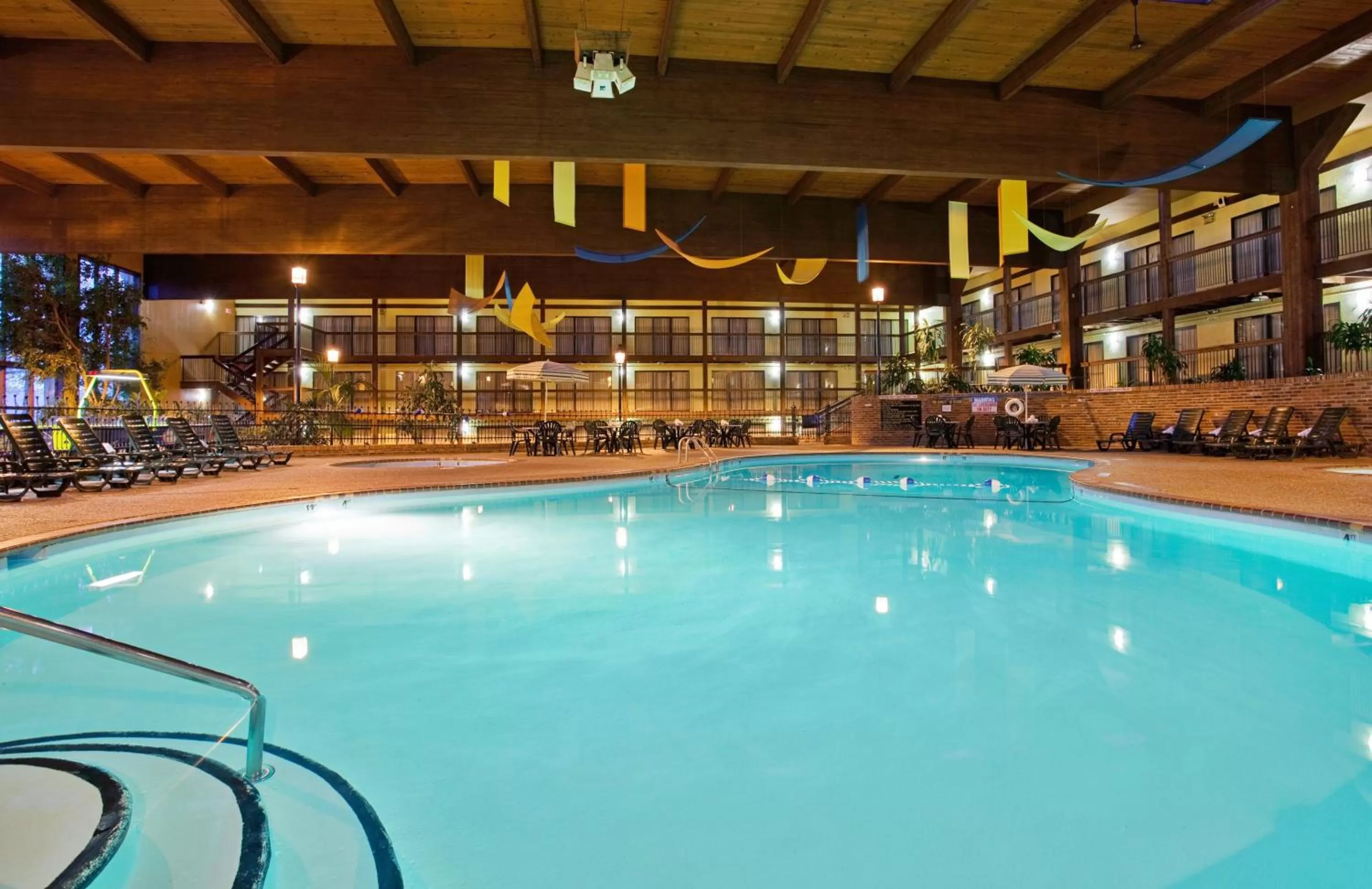 Swimming pool in Holiday Inn At Six Flags Saint Louis by IHG