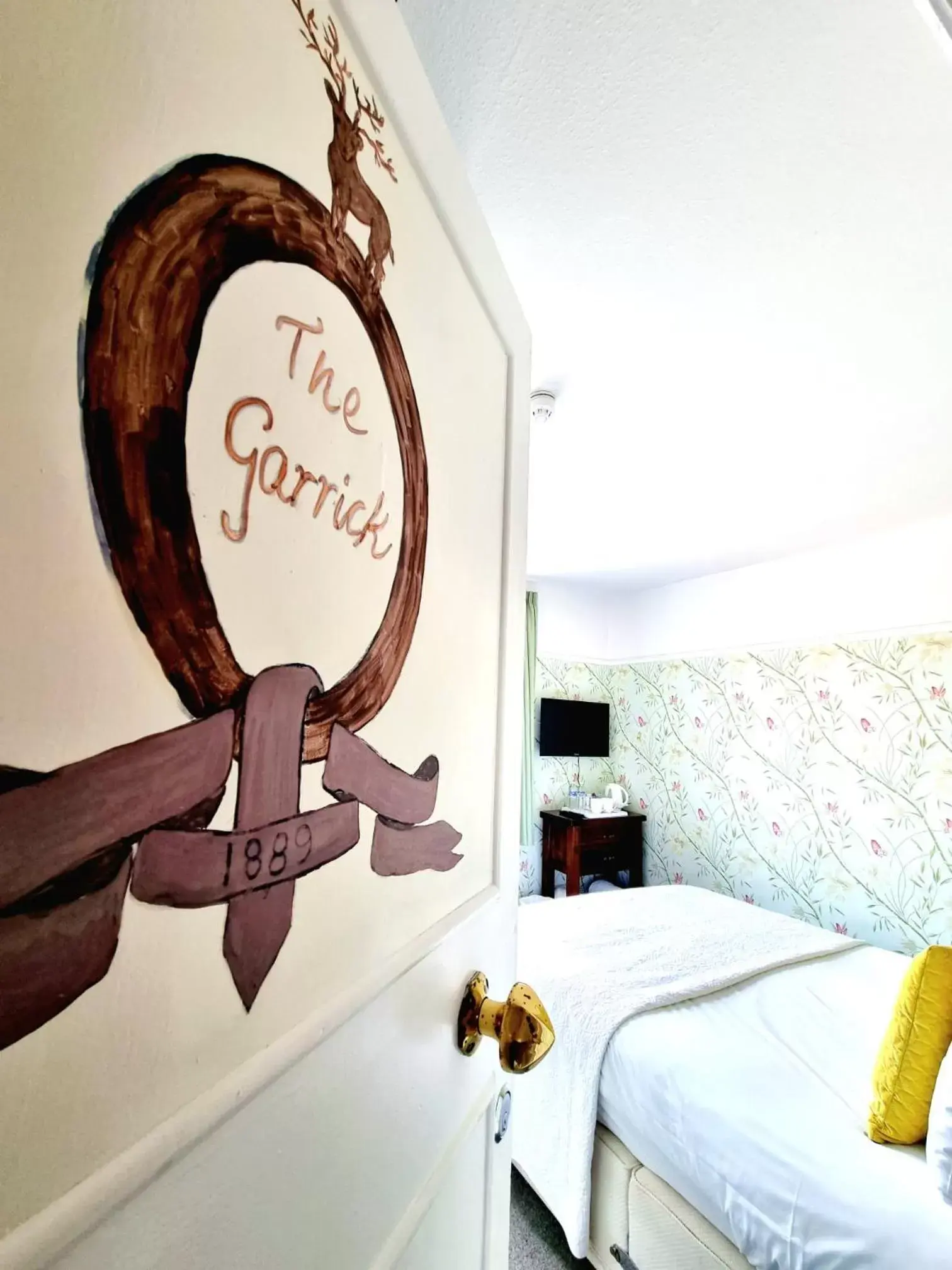 Superior Double Room in Burlington Berties Superior Double Room in Burlington Berties