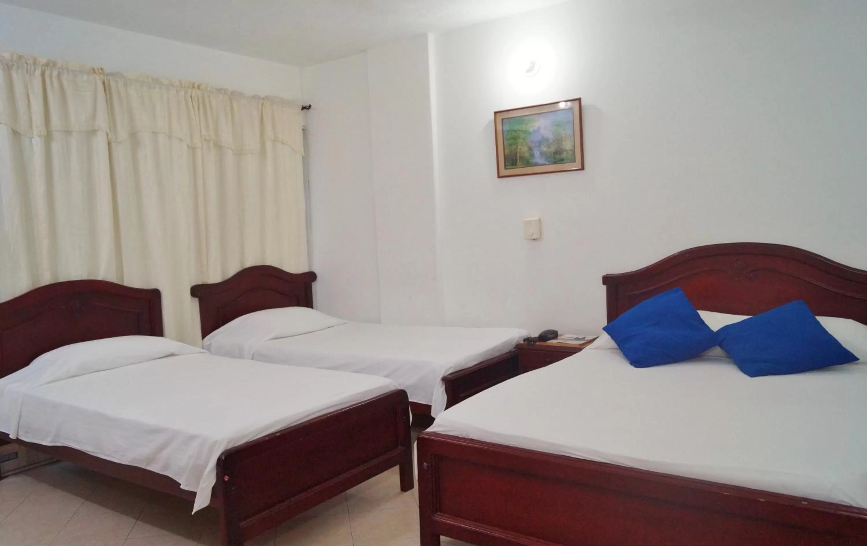 Bedroom, Bed in Hotel Comercial