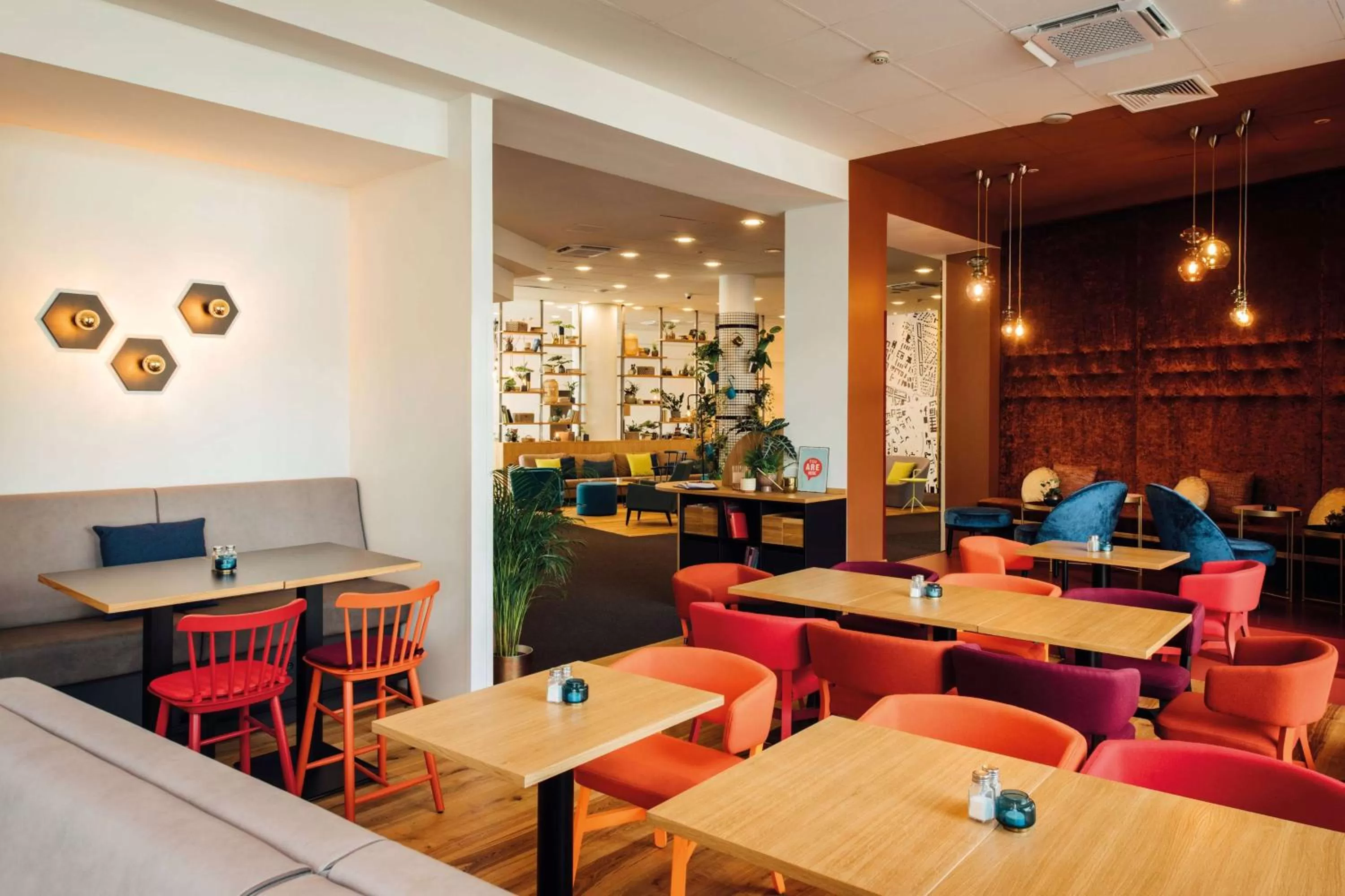 Lounge or bar in Vienna House Easy by Wyndham Cracow