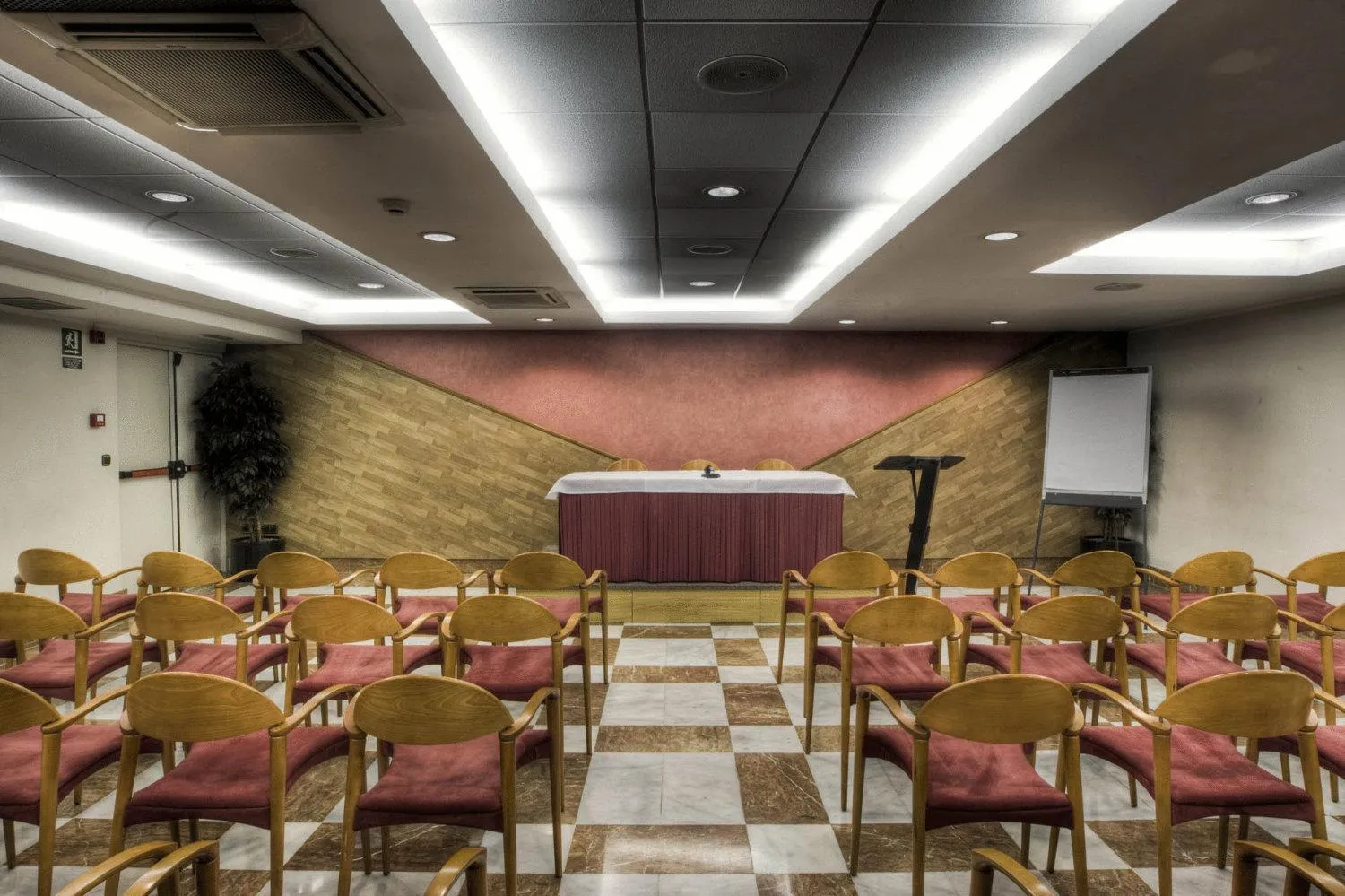 Business facilities in Zenit Diplomatic