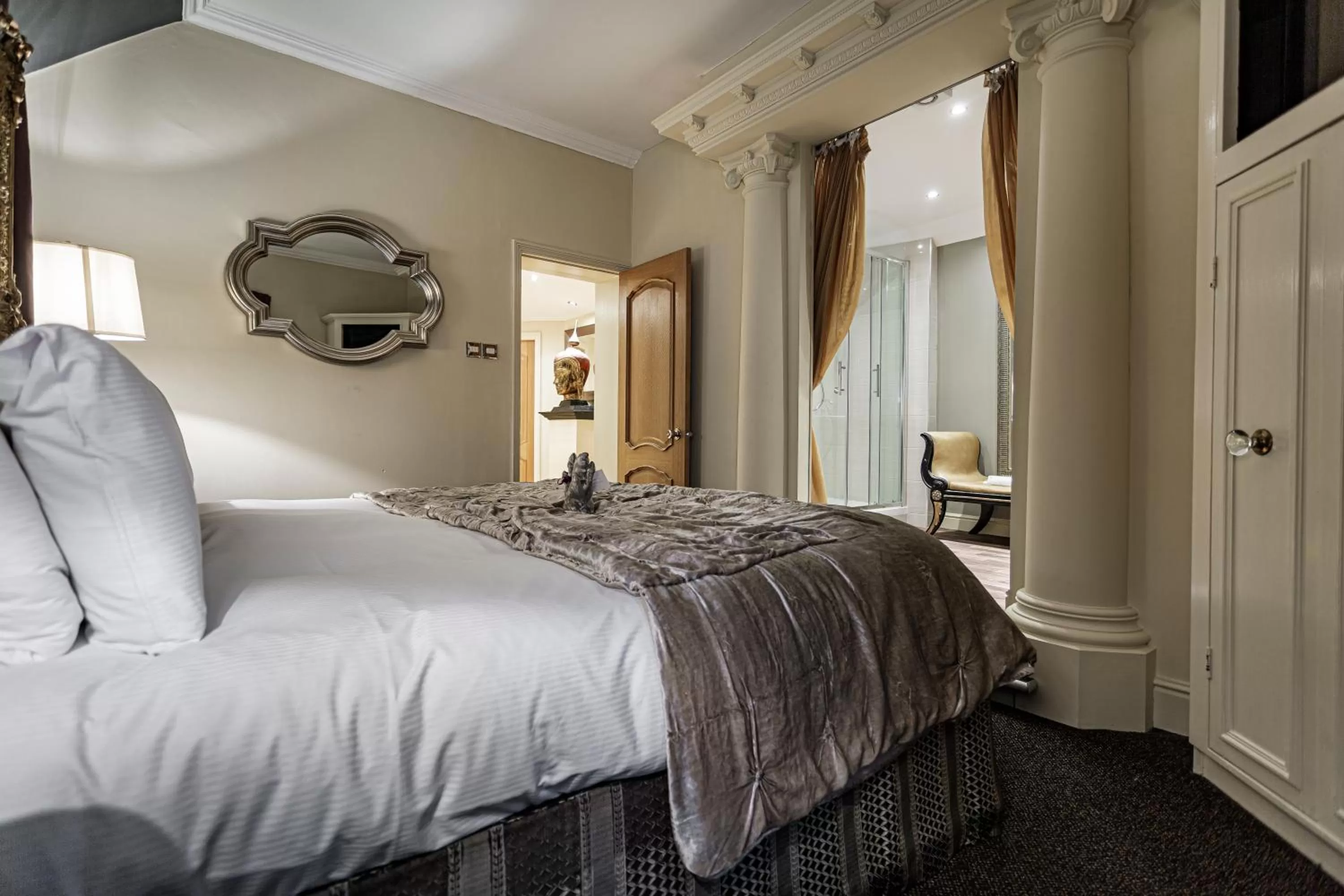 Bed in The Castle Hotel, Conwy, North Wales - The Coaching Inn Group