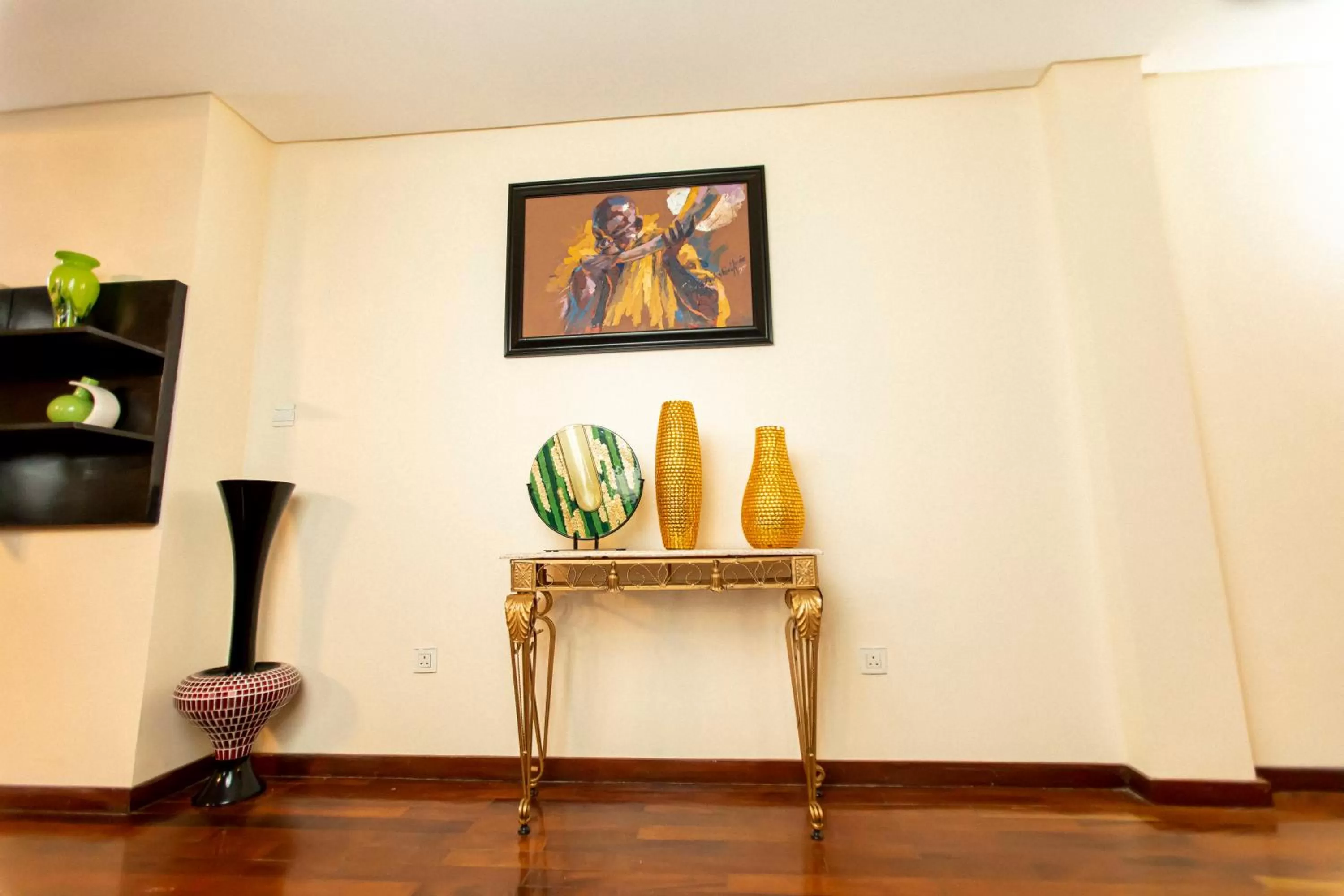 Communal lounge/ TV room in Best Western Premier Accra Airport Hotel