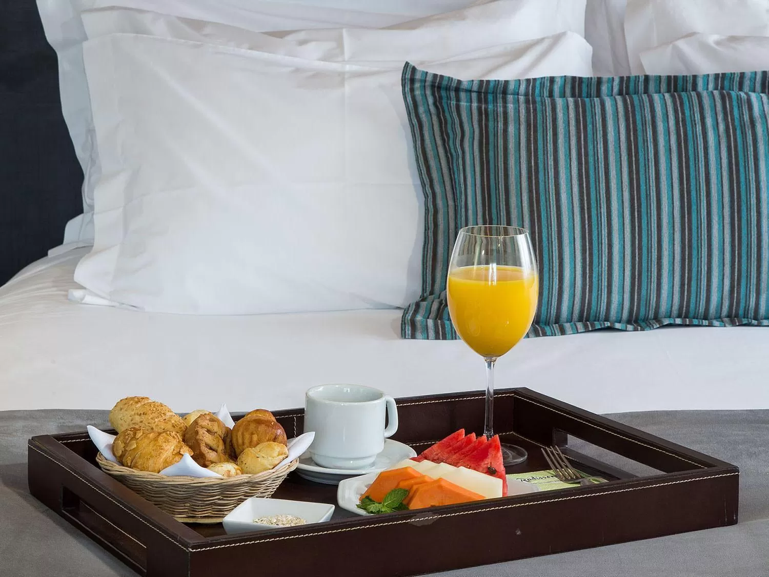 Breakfast, Bed in Radisson Blu Toronto Downtown