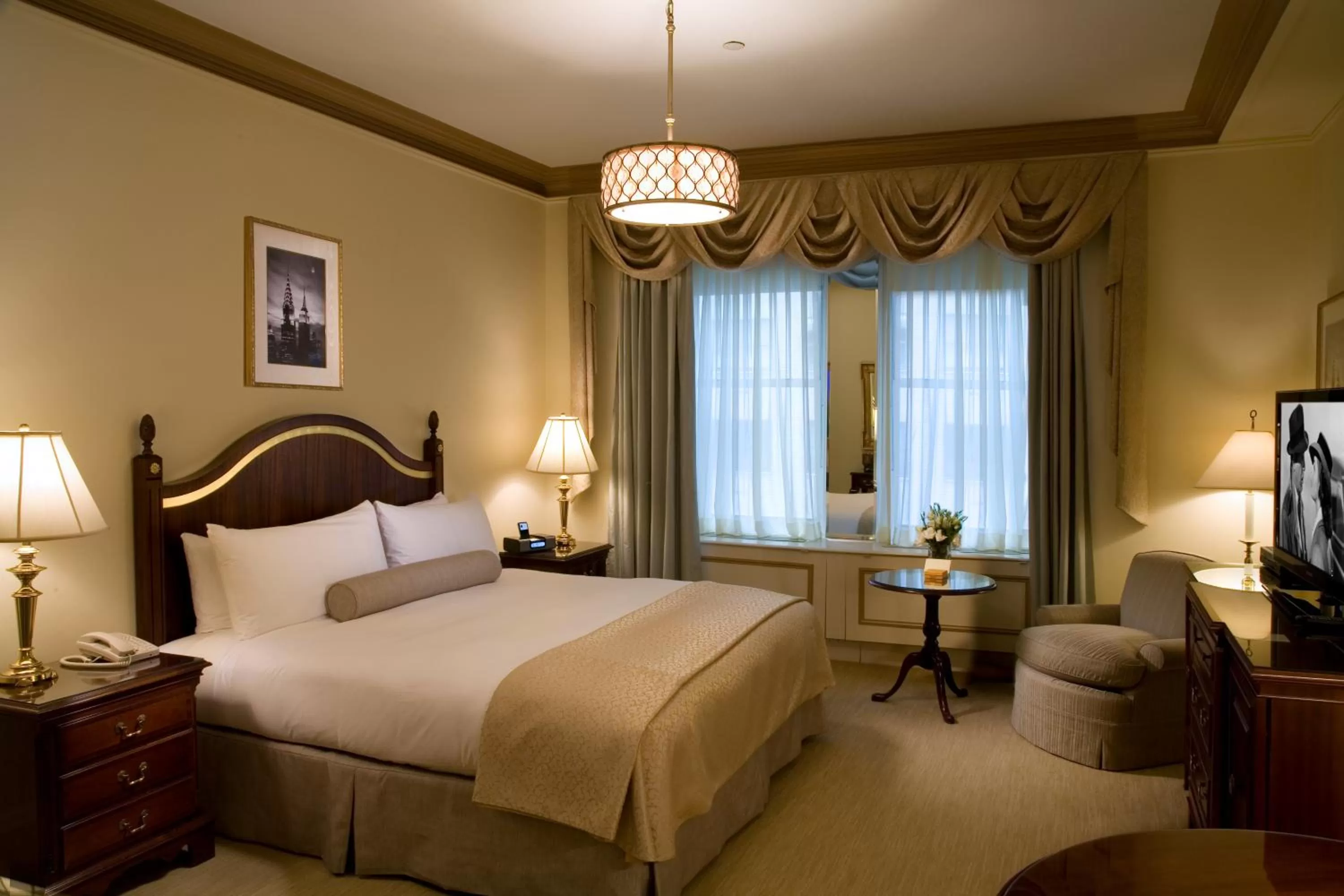 Photo of the whole room, Bed in The Sherry Netherland