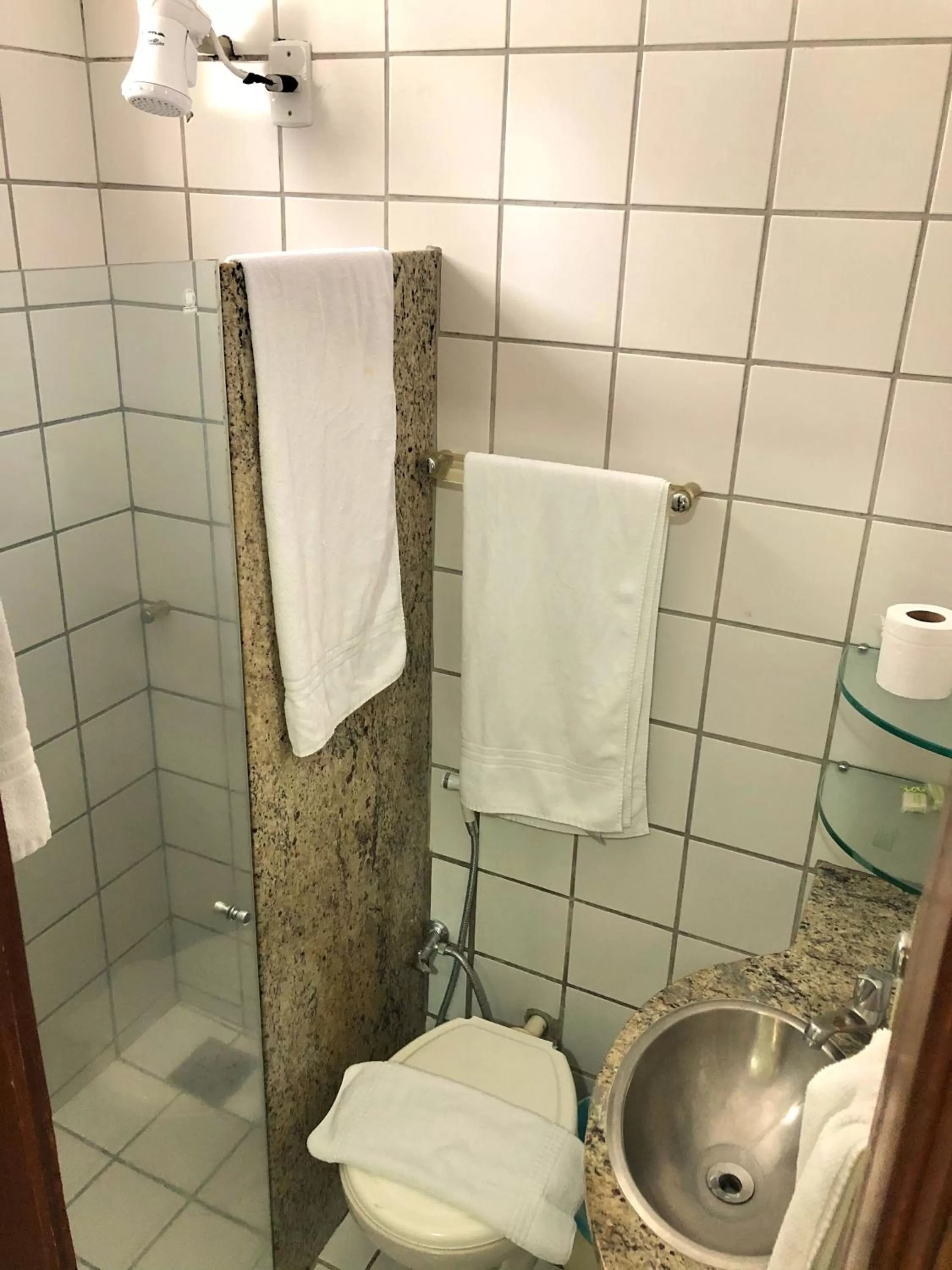 Bathroom in Aldeota Praia Hotel