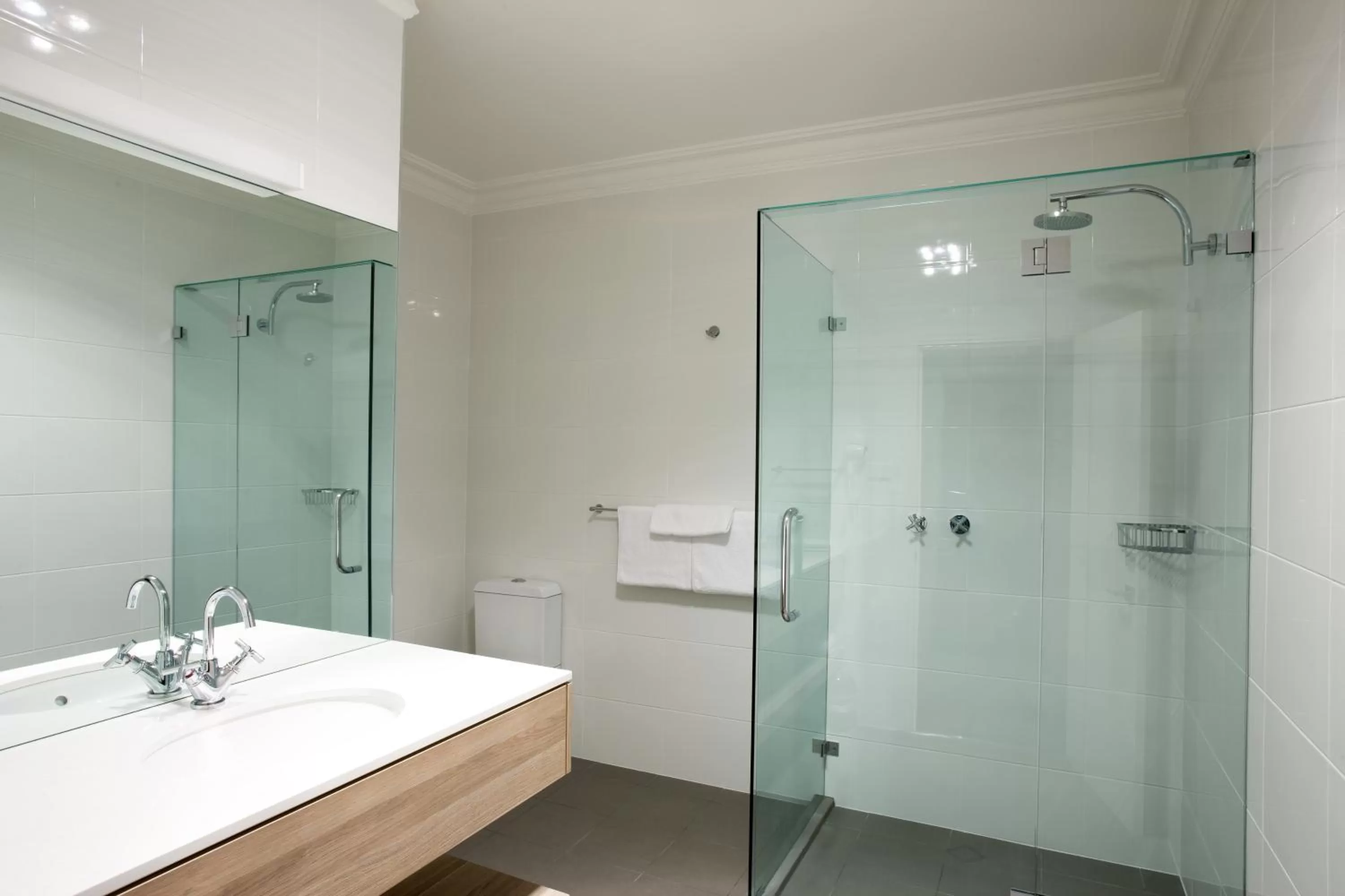 Bathroom in Mount Gambier Hotel