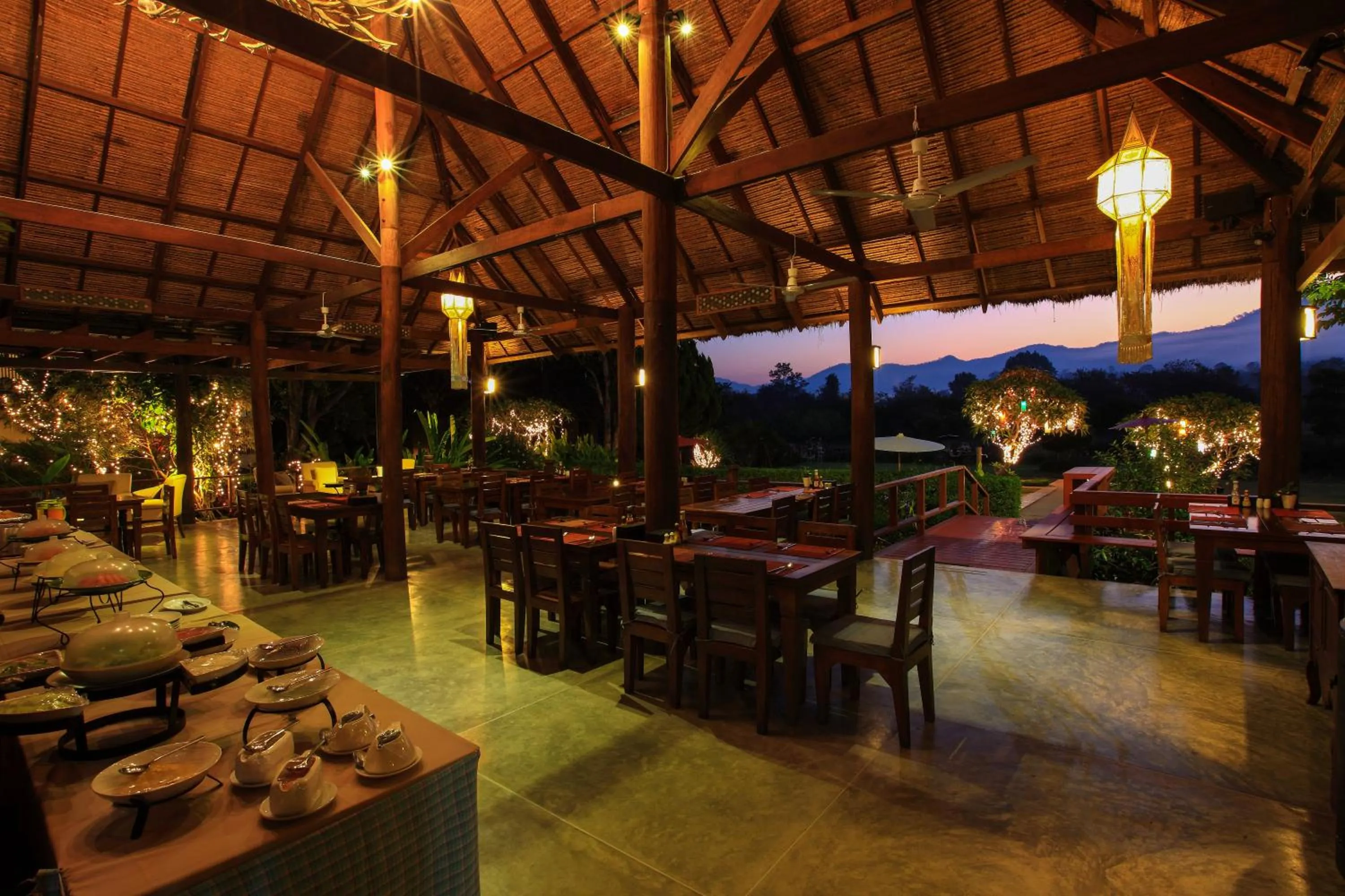 Restaurant/places to eat in Belle Villa Resort, Pai