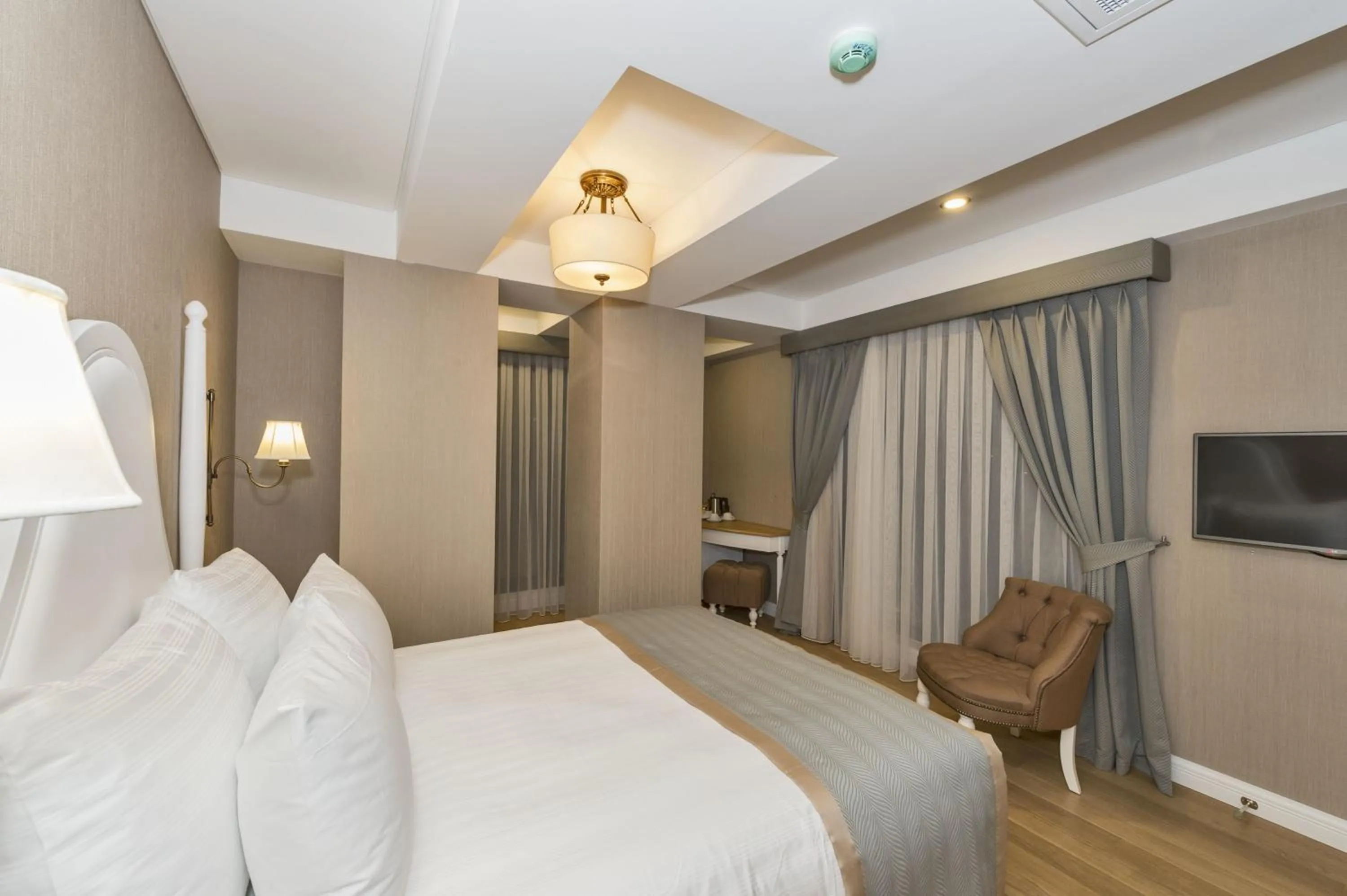 Photo of the whole room, Bed in Hanna Hotel