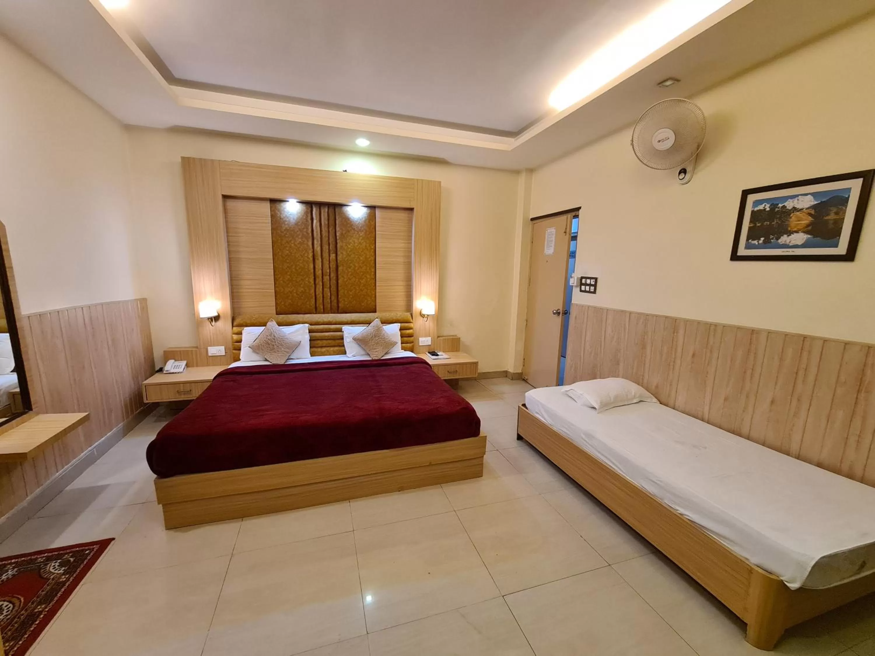 View (from property/room), Bed in Hotel Rajpur Heights