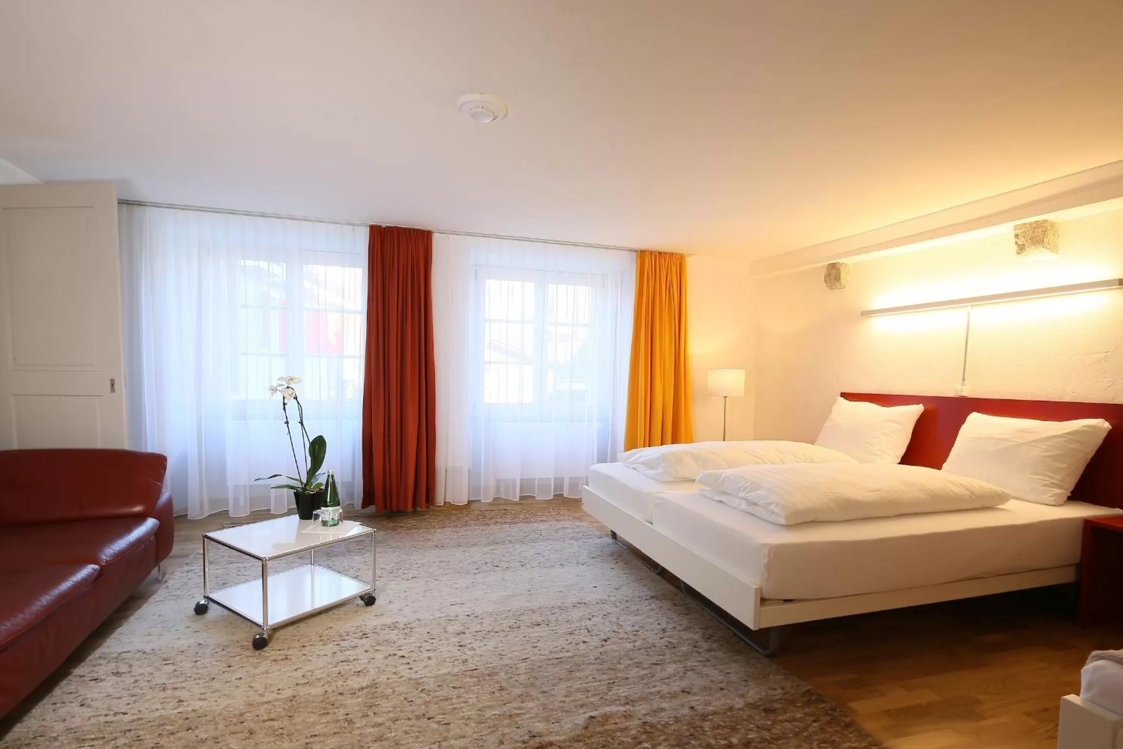 Photo of the whole room, Bed in Hotel Roter Ochsen