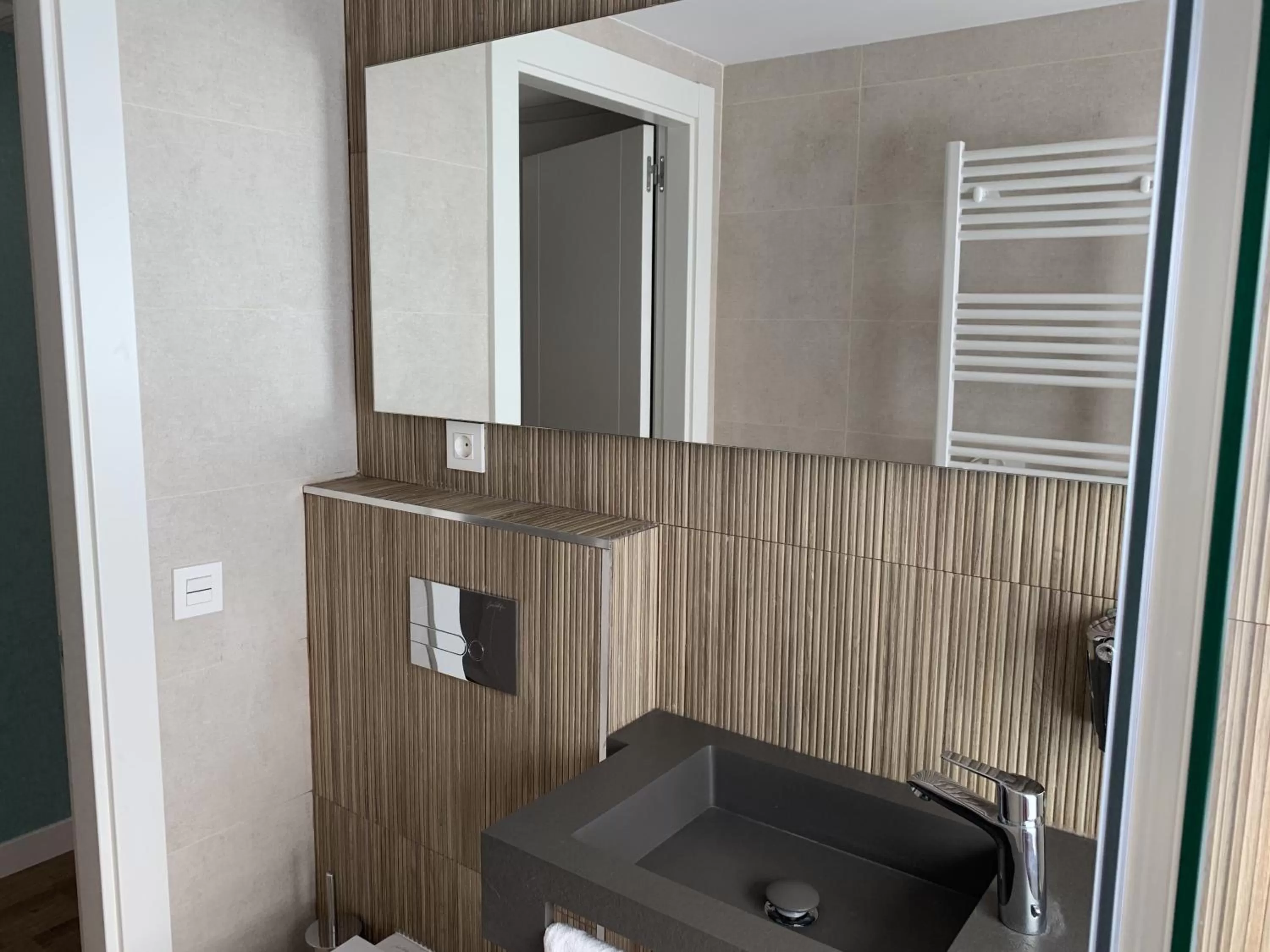 Bathroom in Aparthotel Essenzia de Castilla