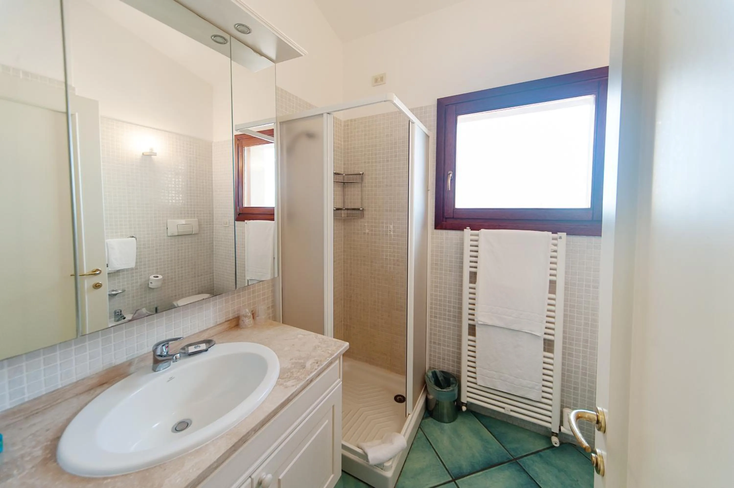 Shower in Hotel Santa Gilla