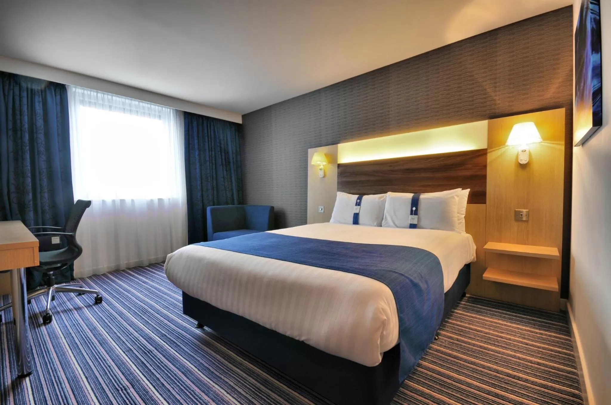 Photo of the whole room, Bed in Holiday Inn Express Leigh - Sports Village by IHG