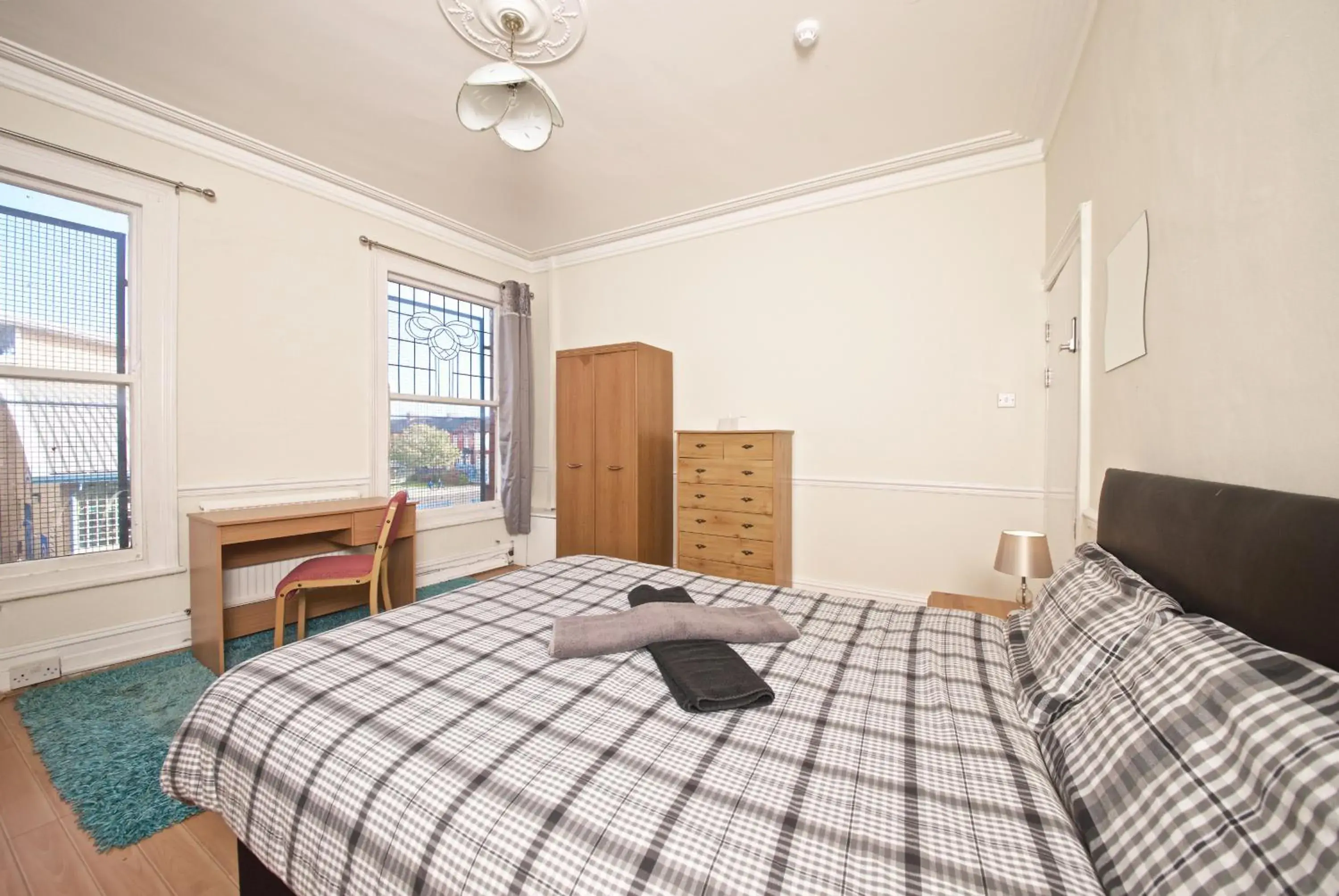 Bed in Liverpool City Stays - Lawrence Road BB1 Bed in Liverpool City Stays - Lawrence Road BB1