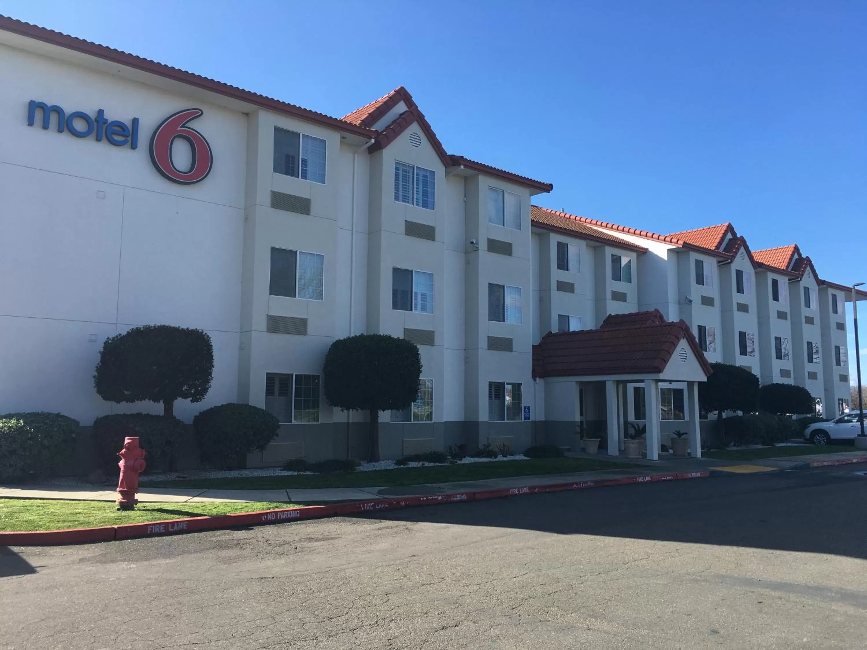 Property building in Motel 6-Dixon, CA