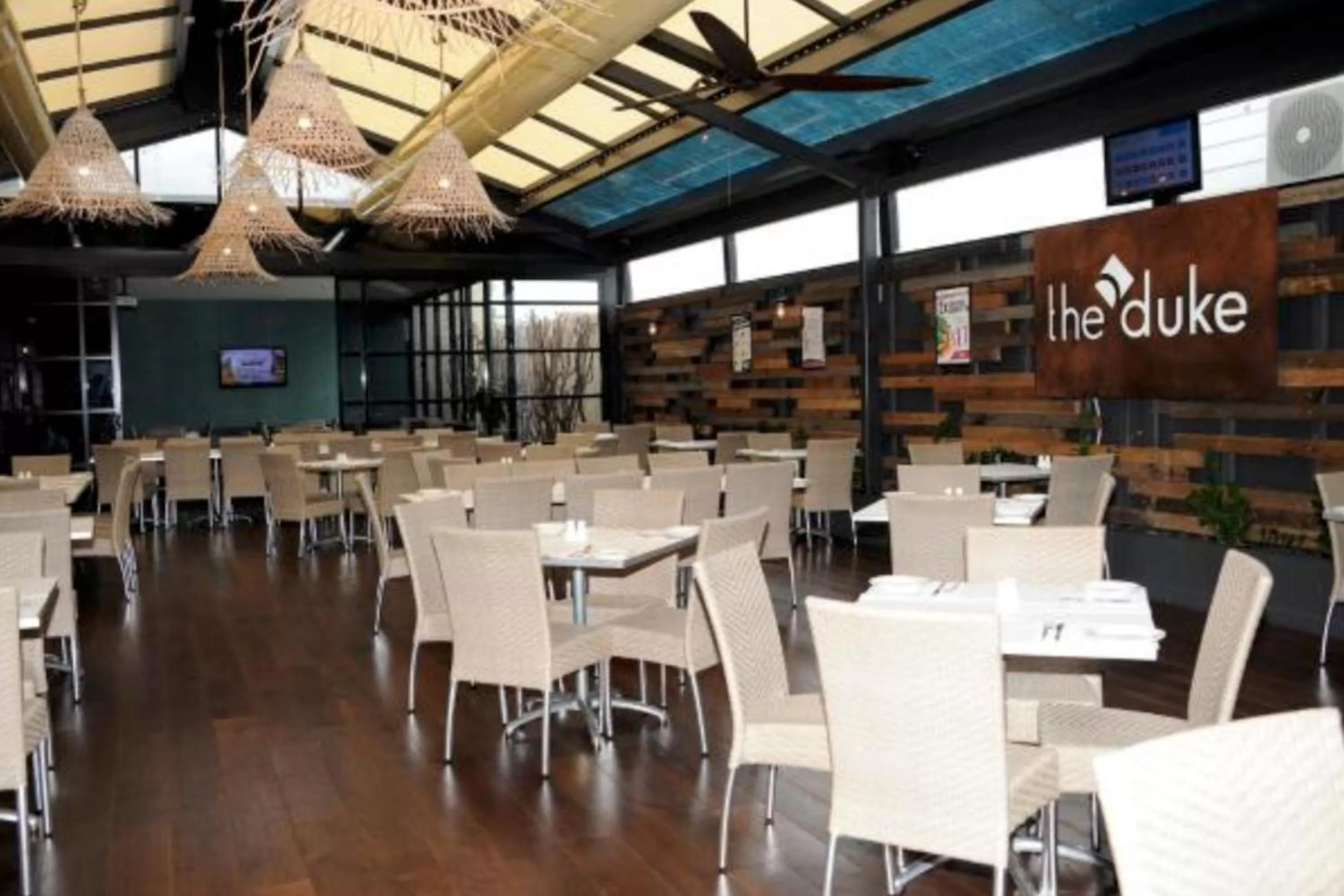 Restaurant/places to eat in Duke of Wellington Hotel