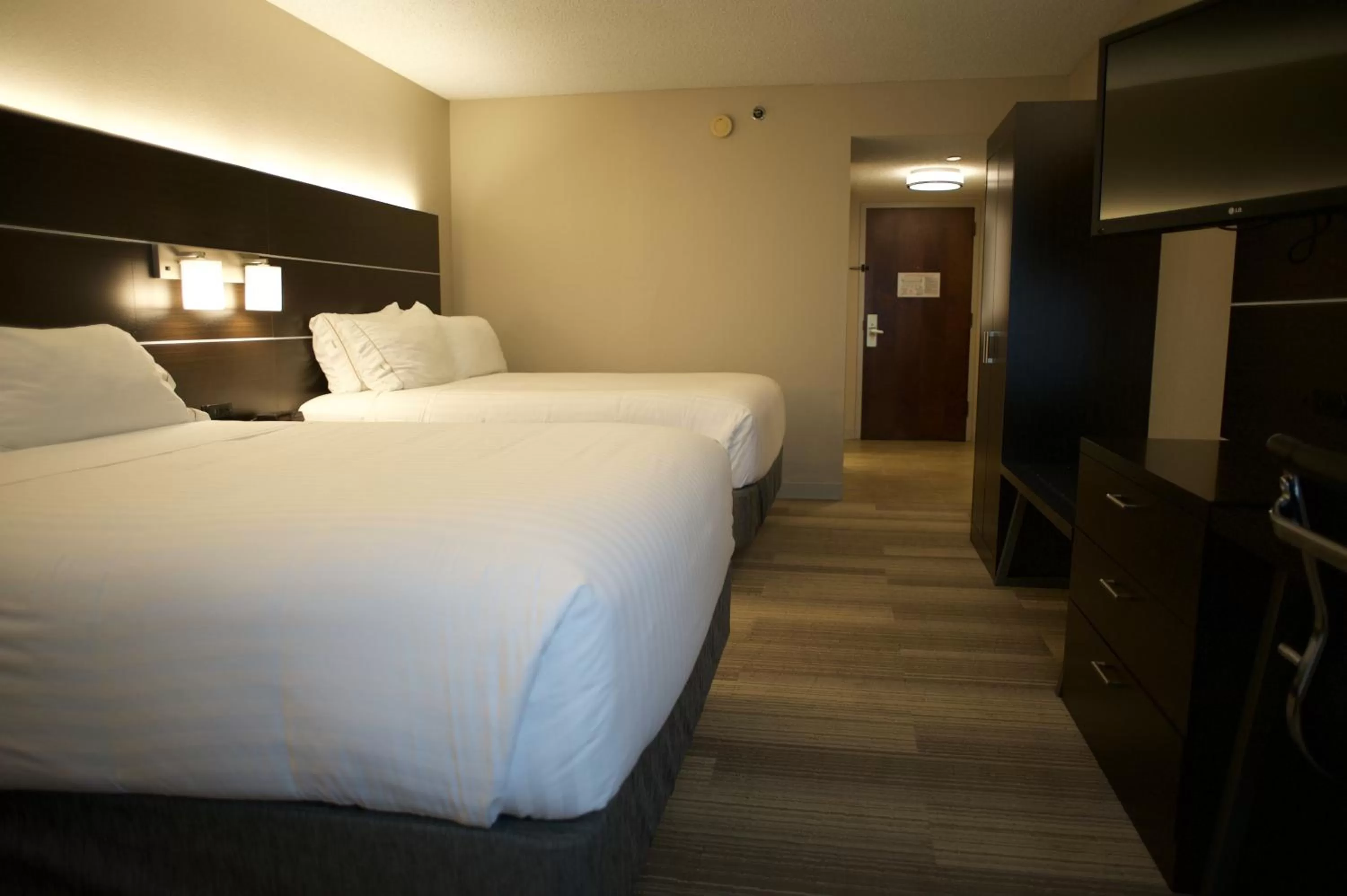 Photo of the whole room, Bed in Holiday Inn Express Atlanta W (I-20) Douglasville by IHG