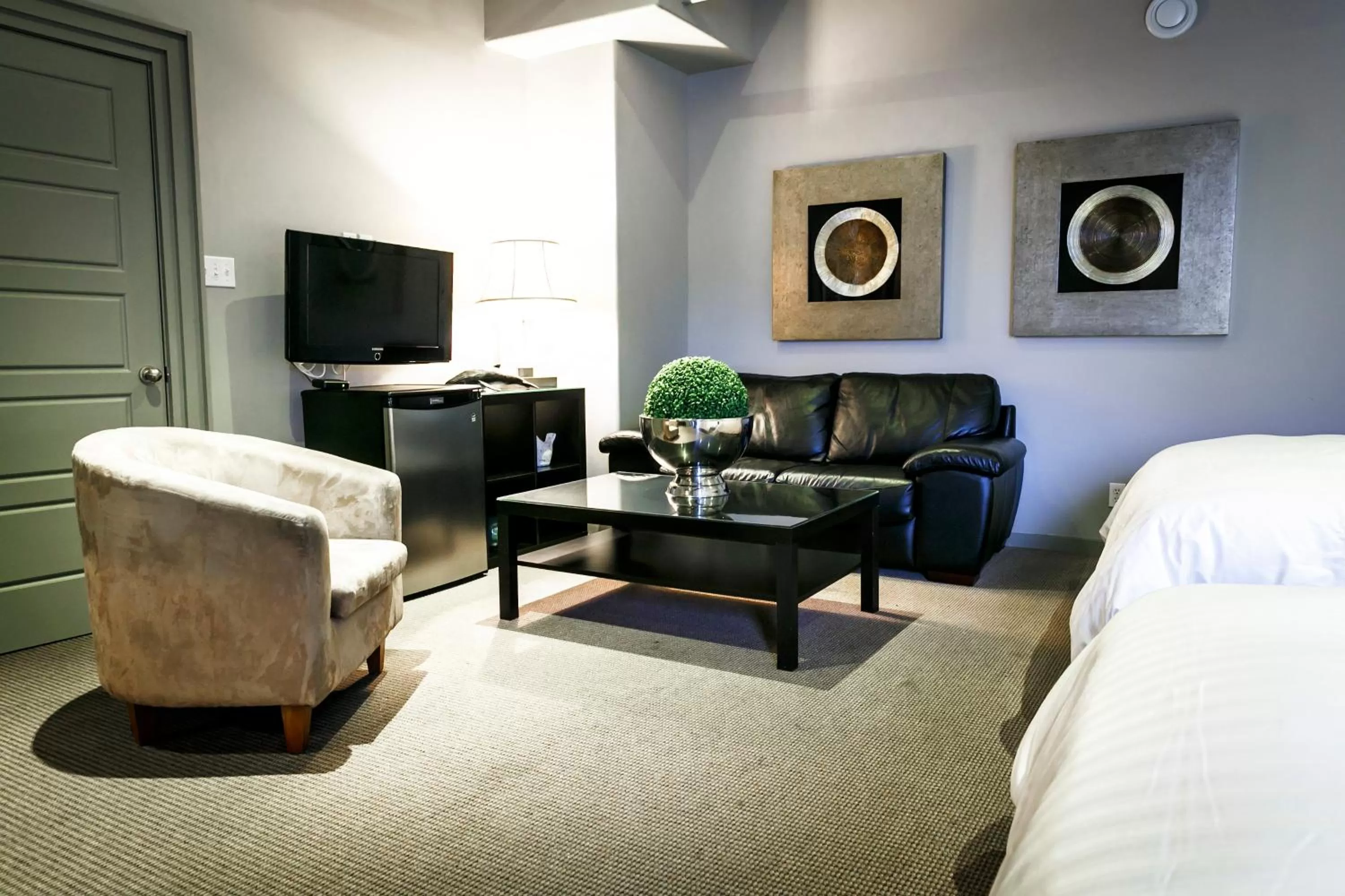 Seating area, Bed in Blue on Water