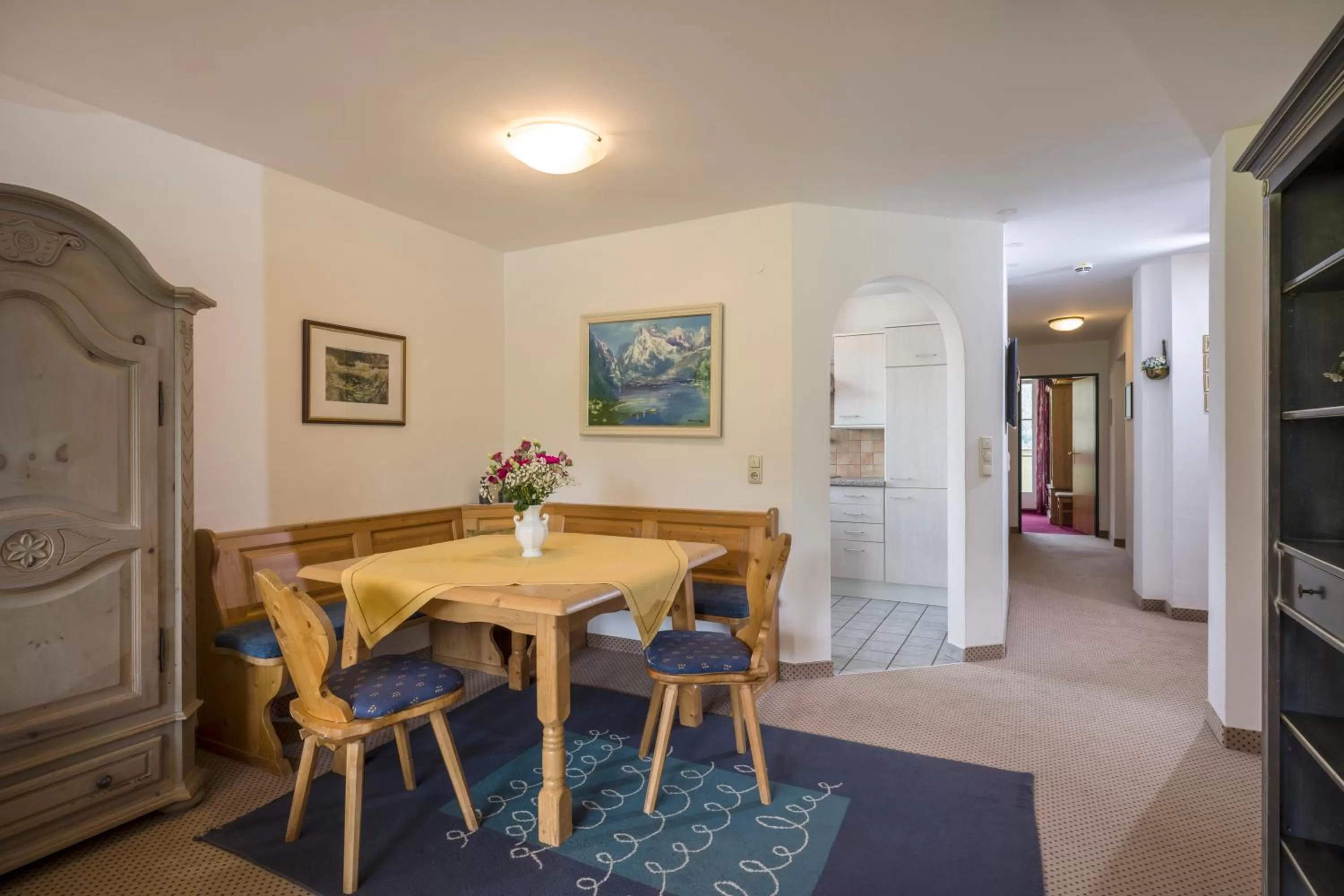 Photo of the whole room, Dining Area in Apparthotel Tom Sojer