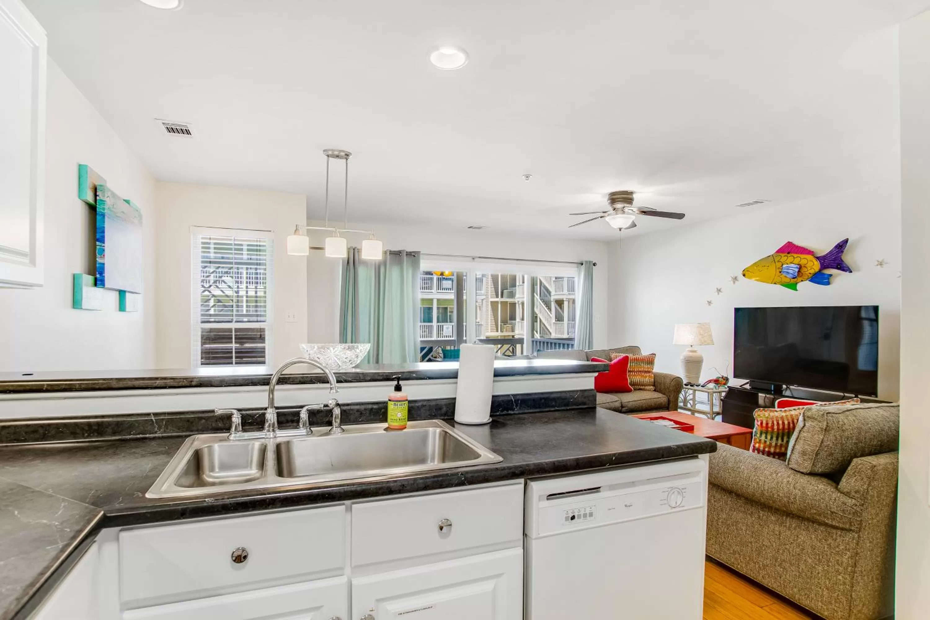 Kitchen/Kitchenette in Tybee Turtle