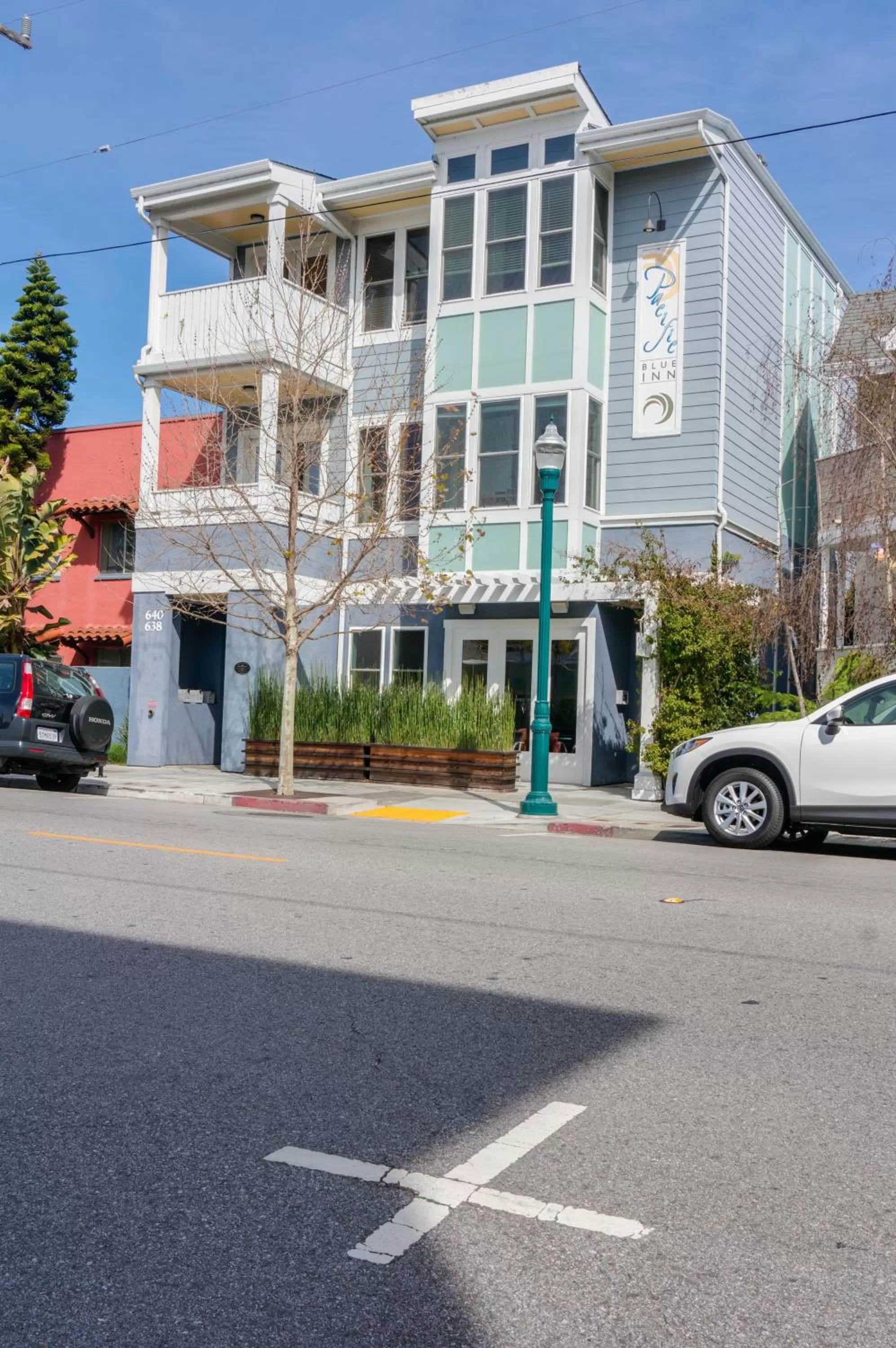 Facade/entrance in Pacific Blue Inn