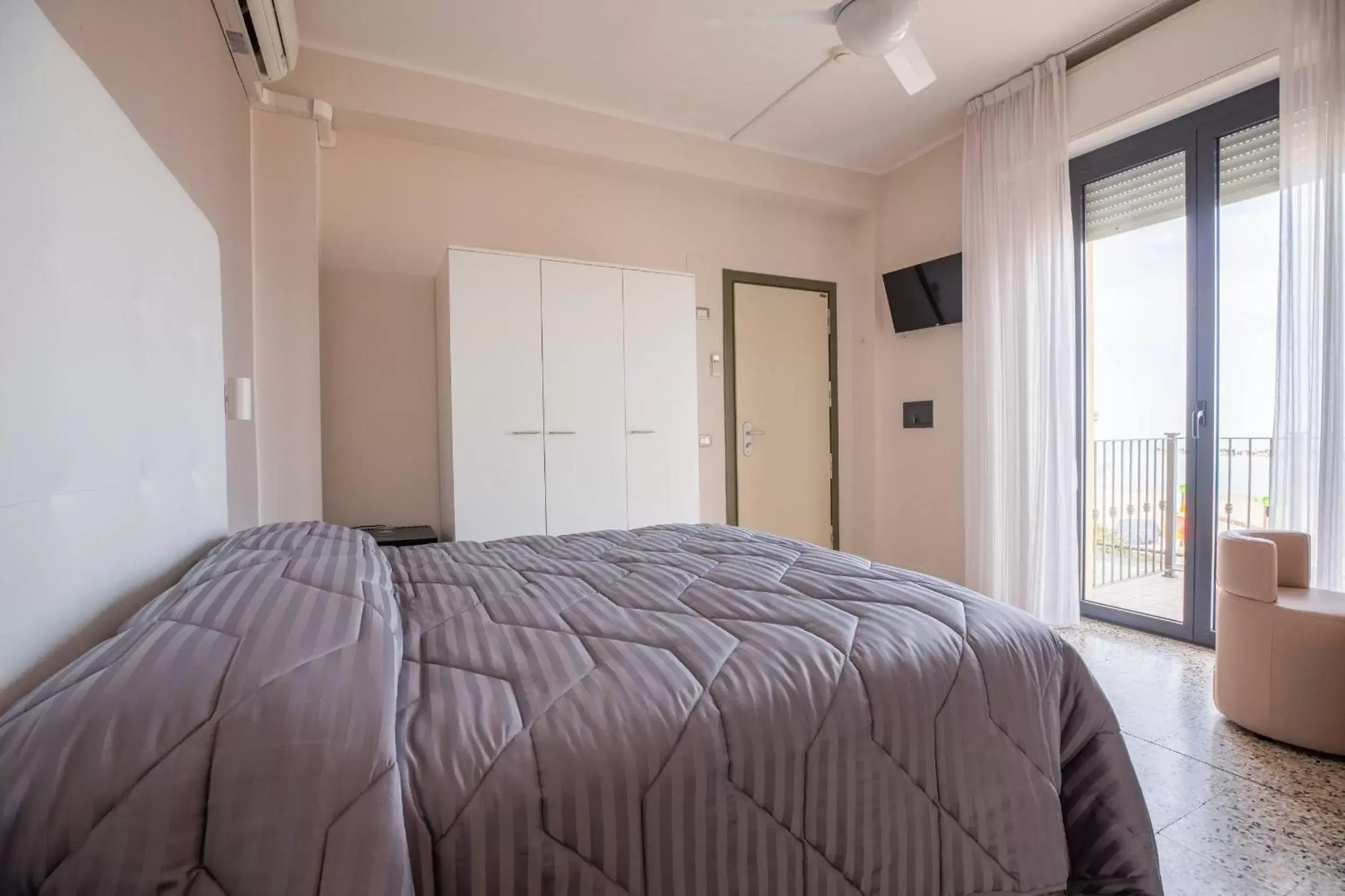 Double Room with Sea View in Hotel Deanna Double Room with Sea View in Hotel Deanna