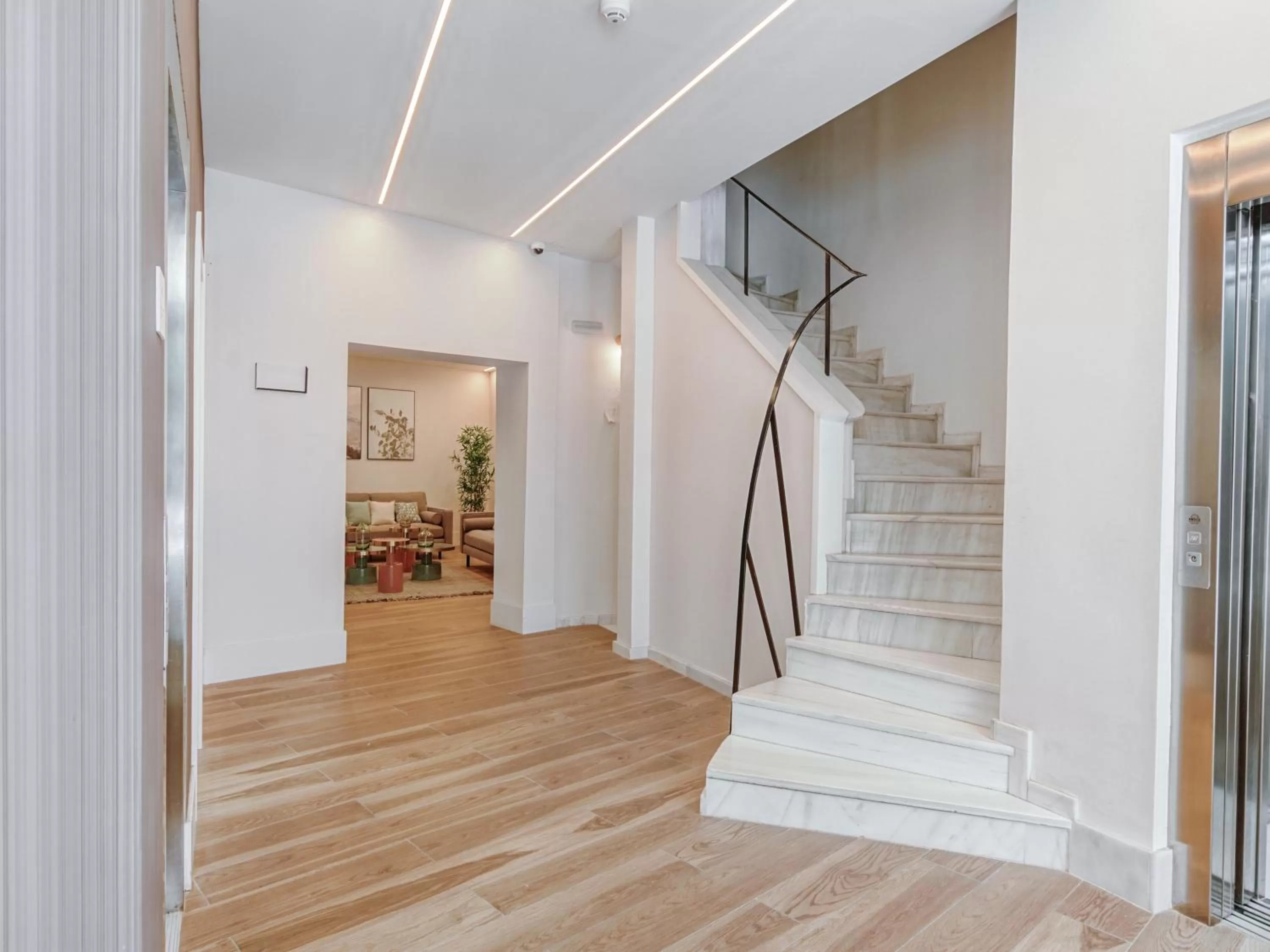 Facade/entrance in Limehome Barcelona Carrer de Fontcoberta - Digital Access