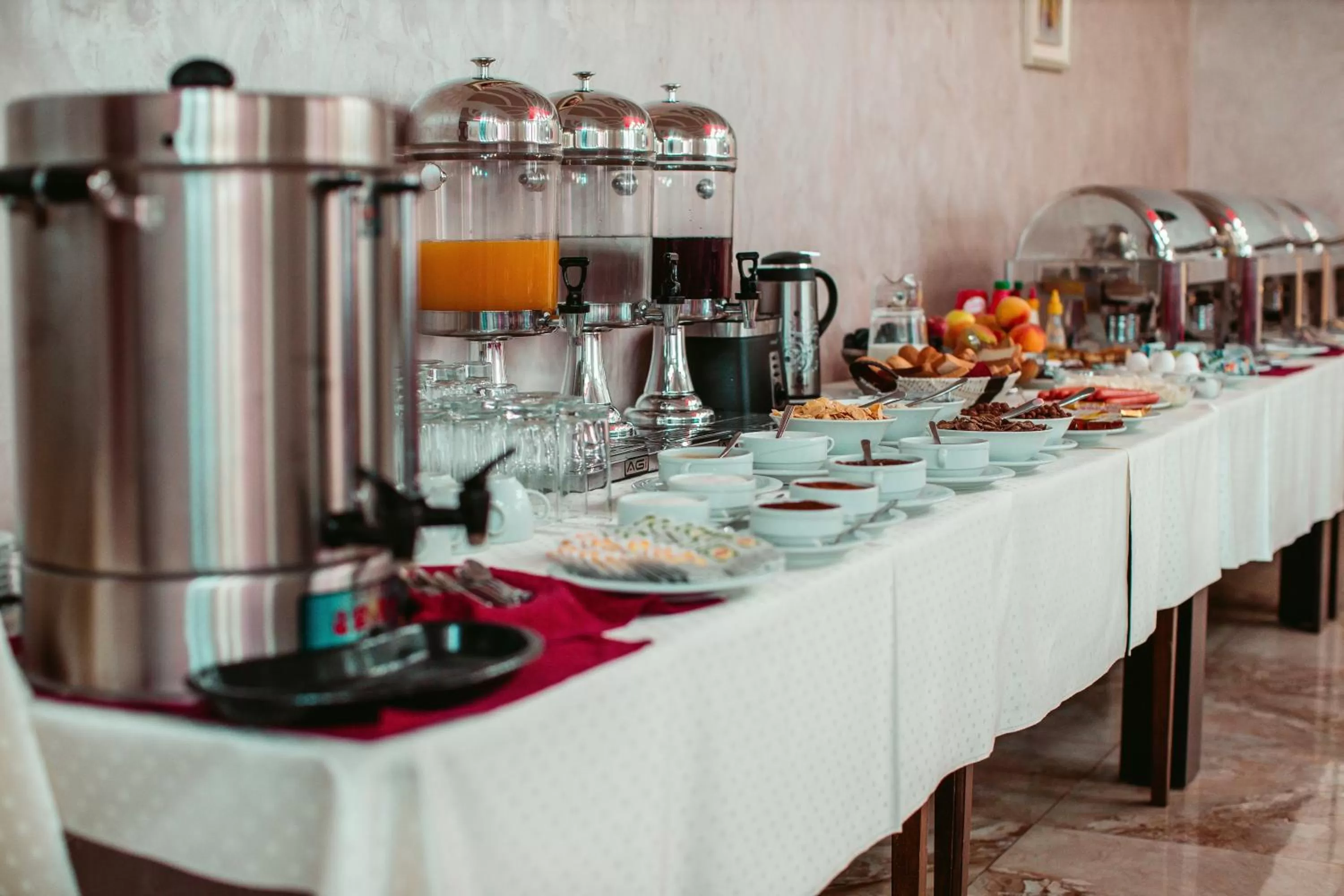 Restaurant/places to eat in Spa Hotel Grace Forum