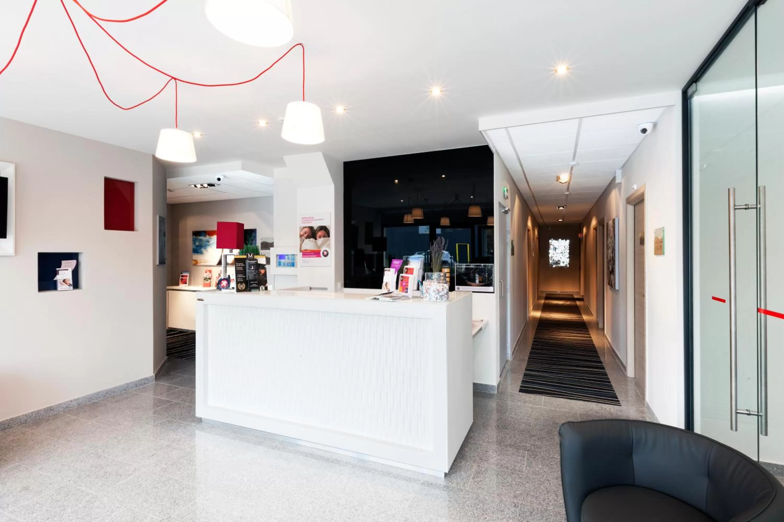 Lobby or reception in The Originals City, Marne-la-Vallée Est, Meaux ,GLASSY HOTEL