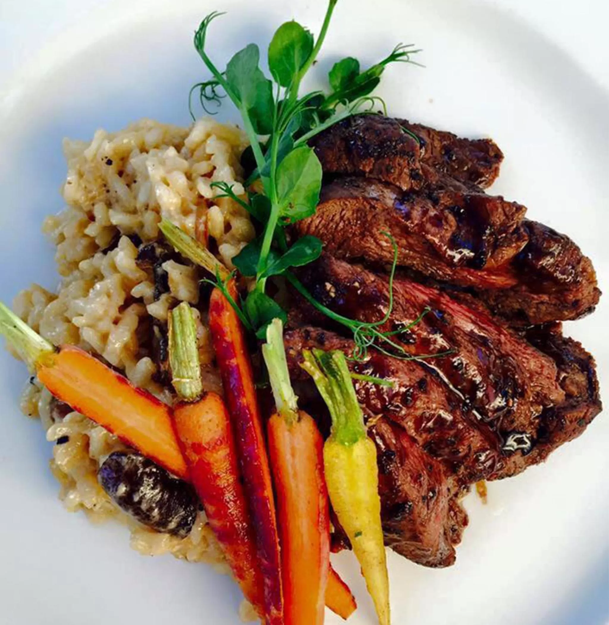 Lounge or bar, Food in The Glen Boutique Hotel & Spa