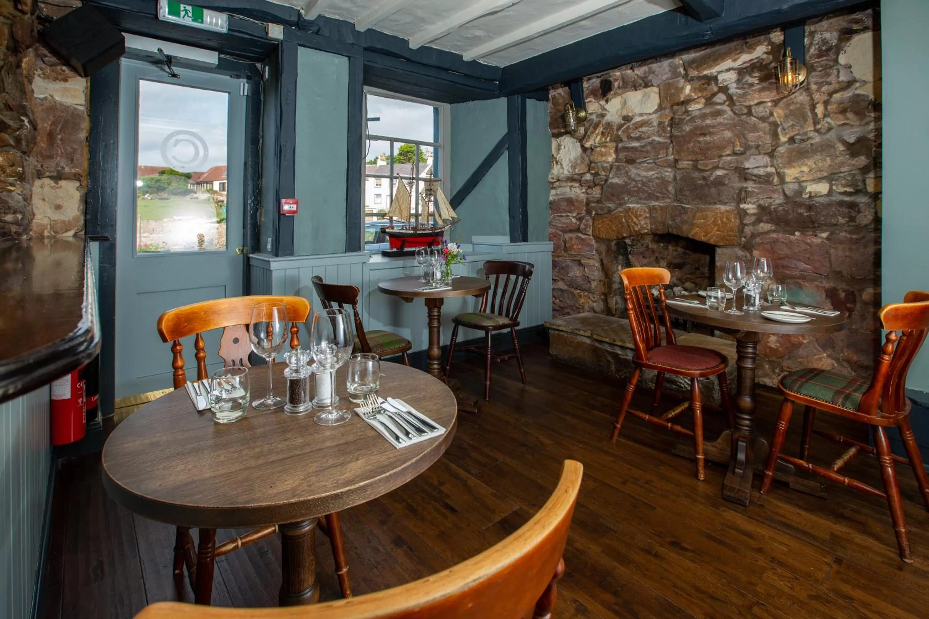 Restaurant/places to eat in The Crusoe