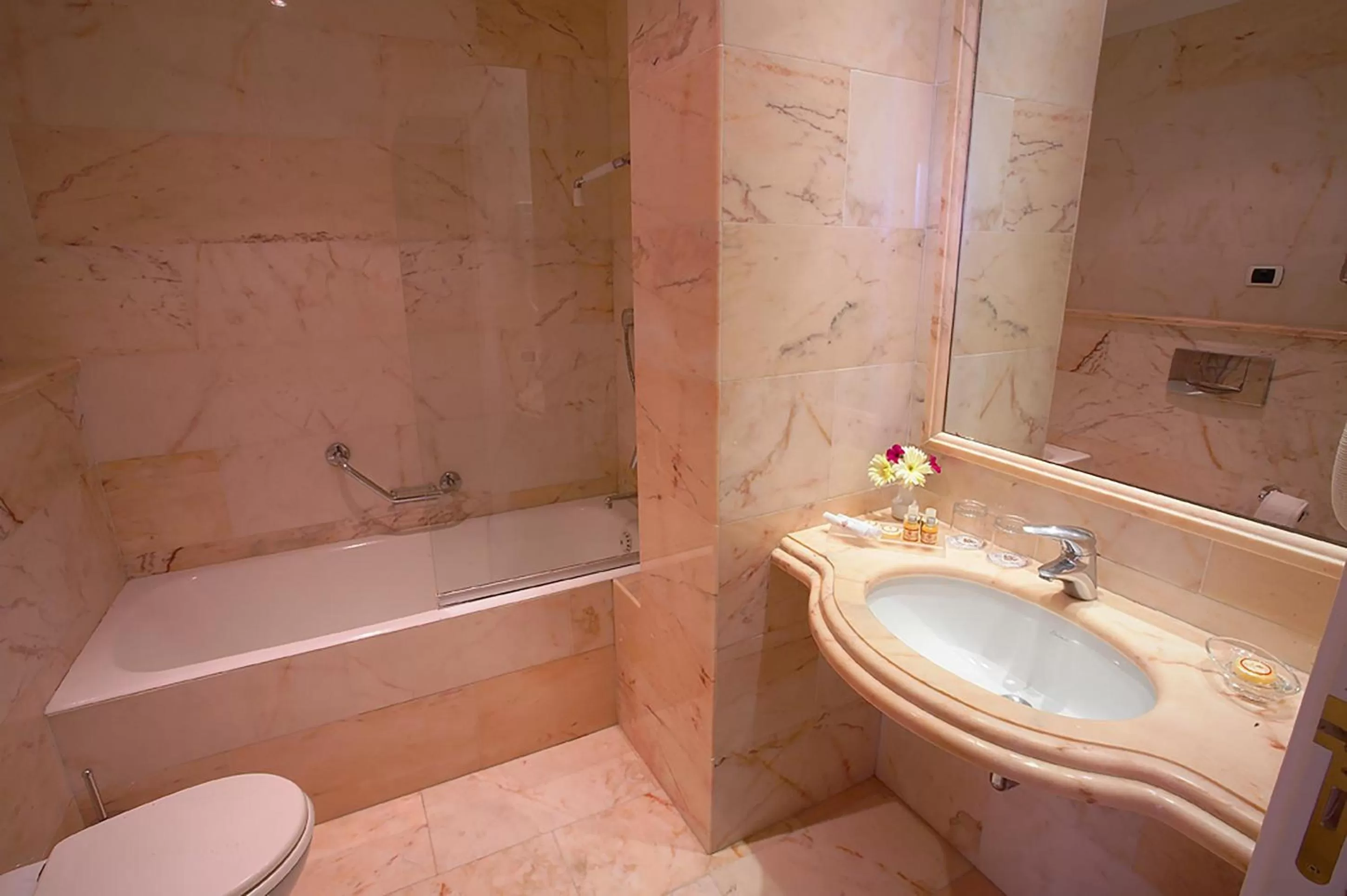 Shower in Hotel Villa Diodoro